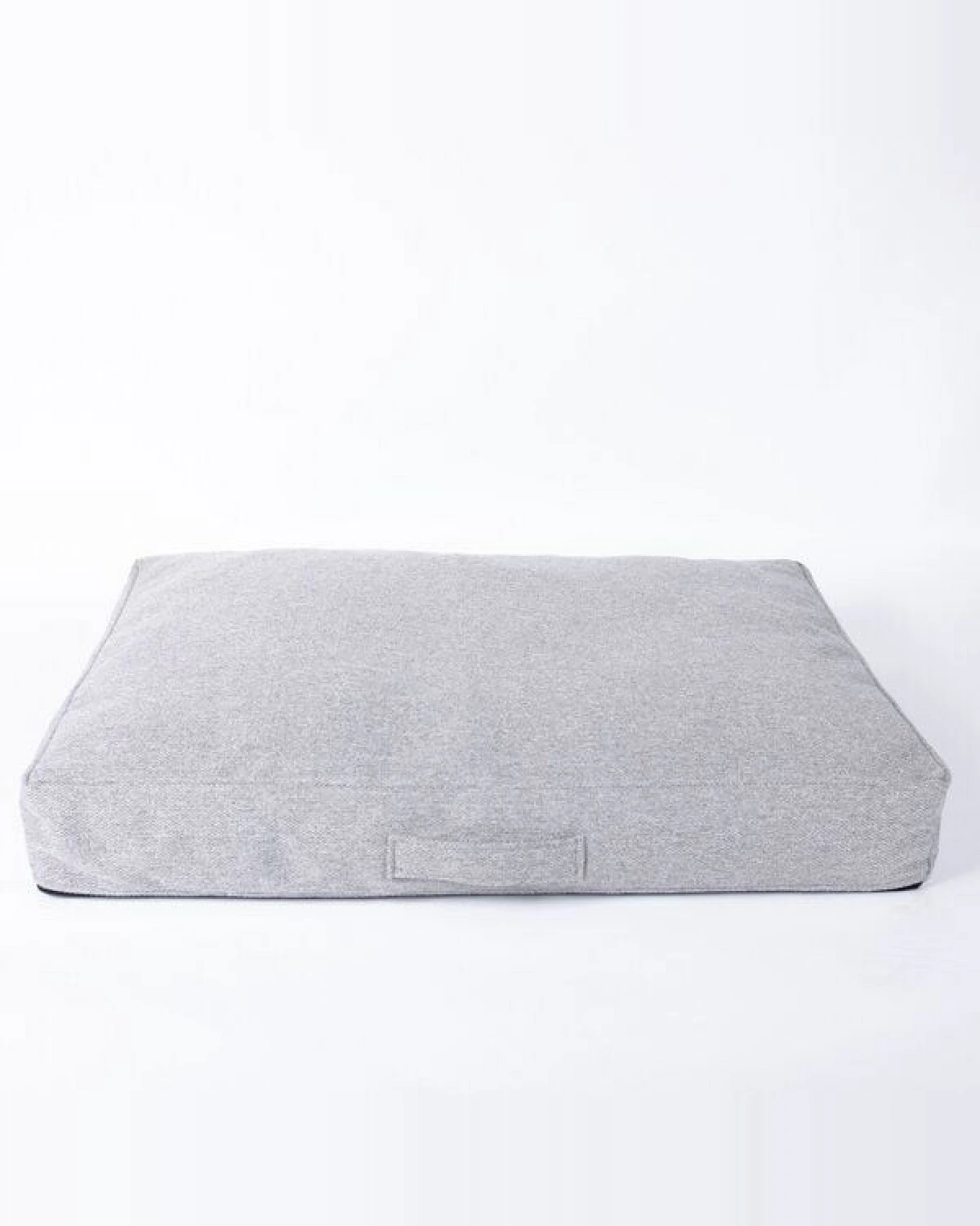 Caruso Conscious Pet Supply Hundebett - Easy Clean Grau - aus Upcycling- und Recyclingmaterial - mit wasserabperlendem Bezug – Ansicht 4