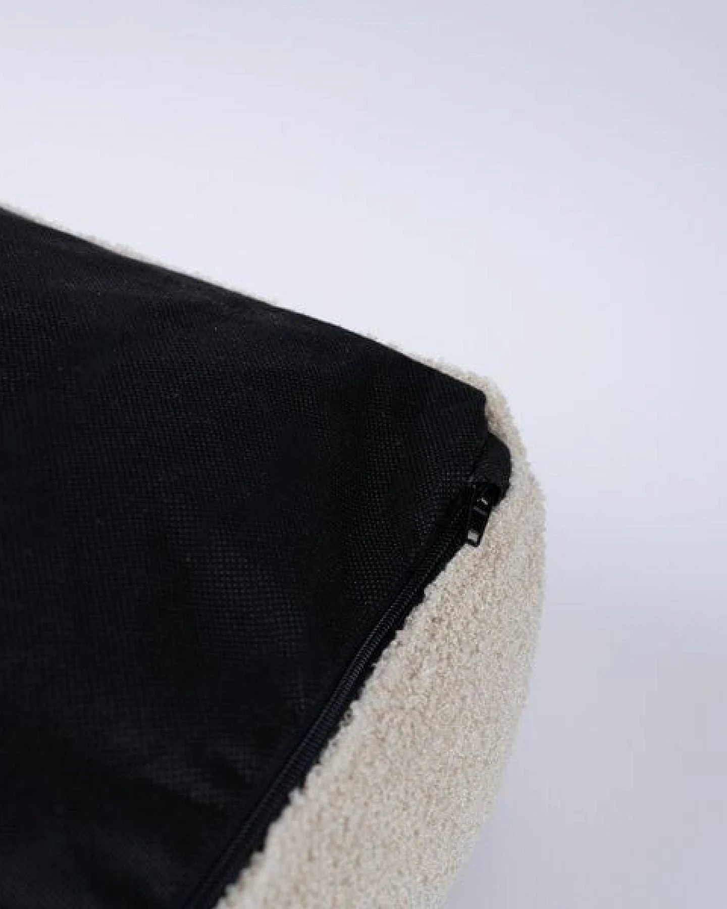Caruso Conscious Pet Supply Hundebett - Teddy Beige - aus Upcycling- und Recyclingmaterial – Ansicht 4
