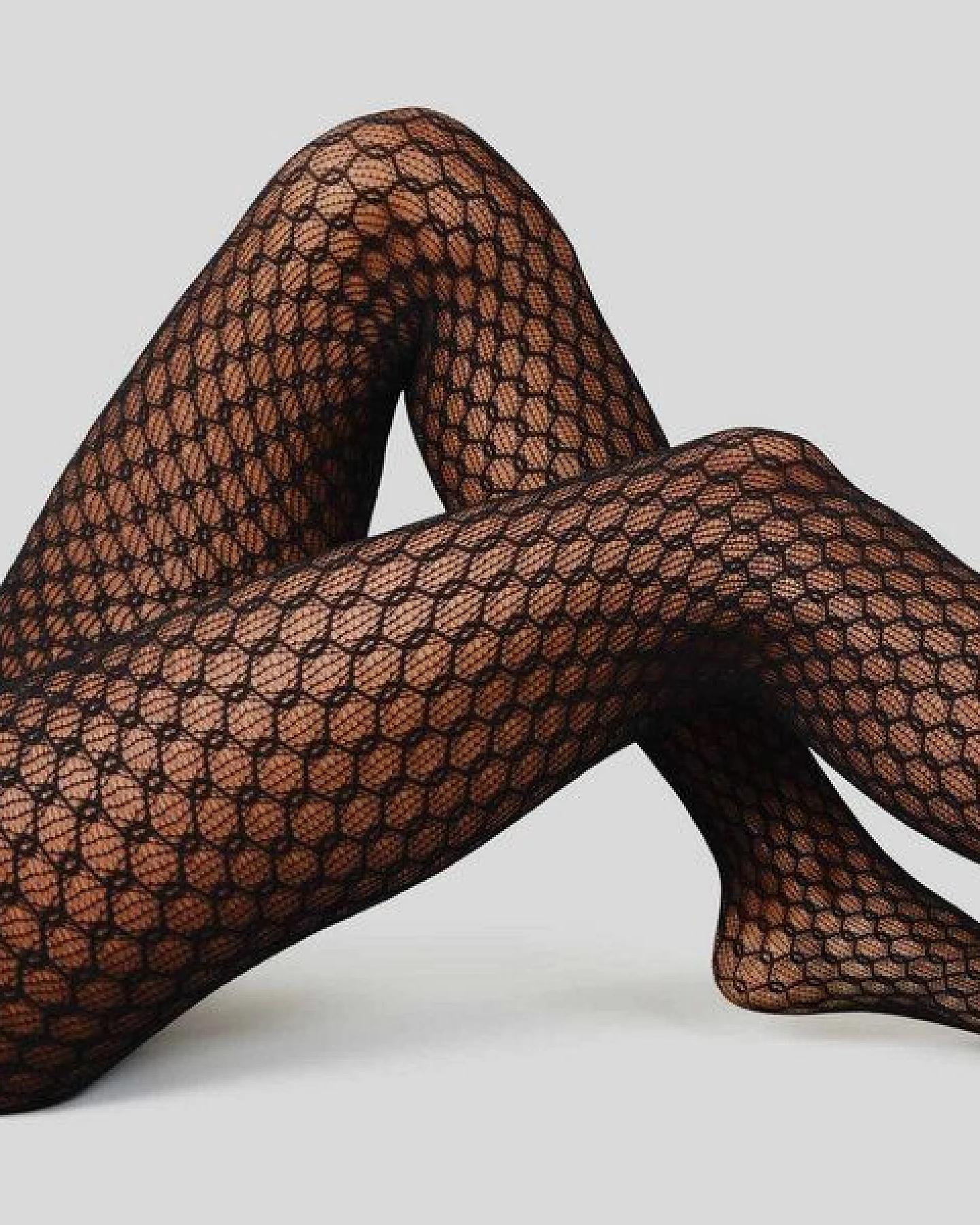 Swedish Stockings Spitzenstrumpfhose Laura aus ECONYL®-Nylon – Ansicht 3