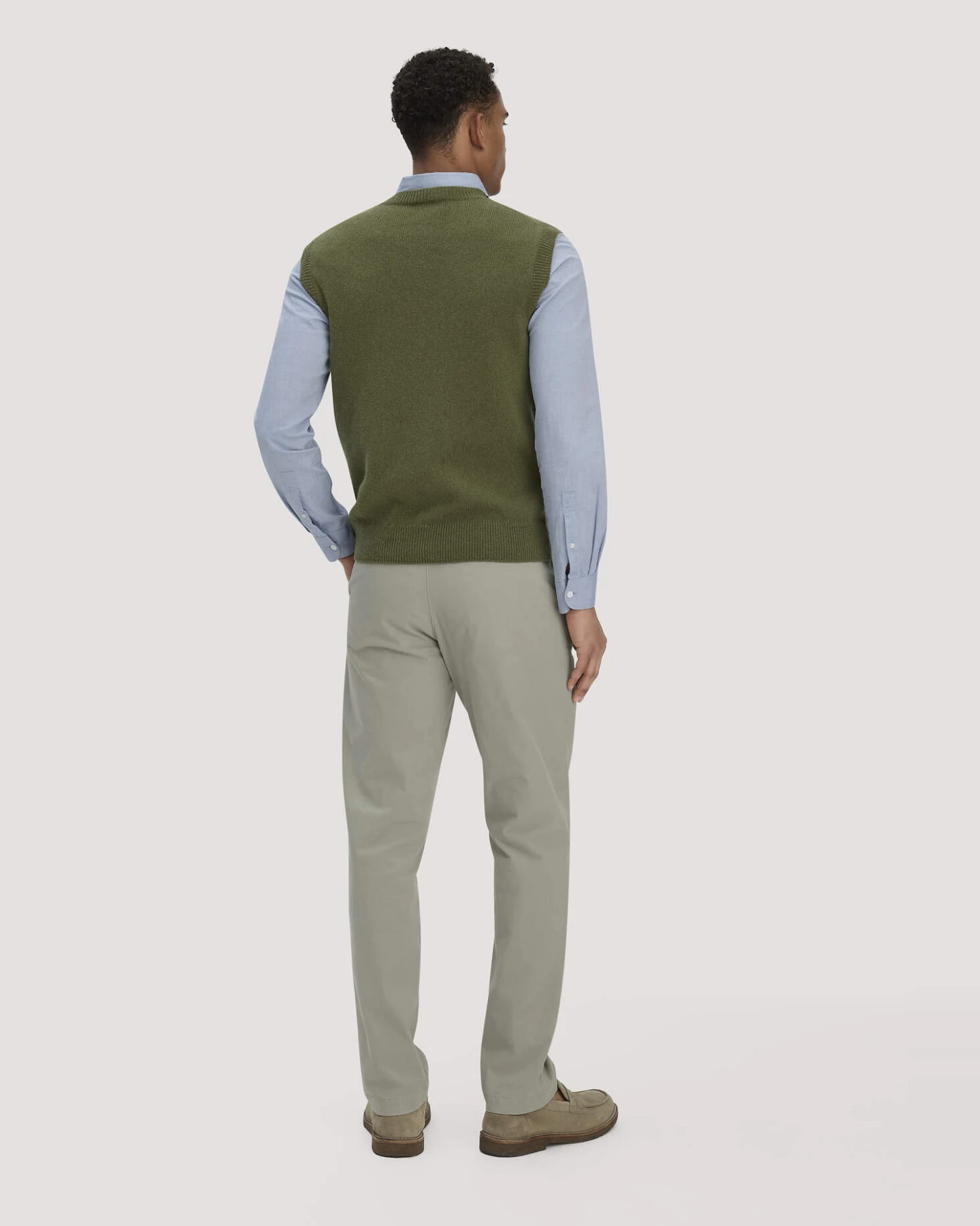 hessnatur Herren Chino LENN Regular aus Bio-Baumwolle - grün - Größe 33/30 – Ansicht 2