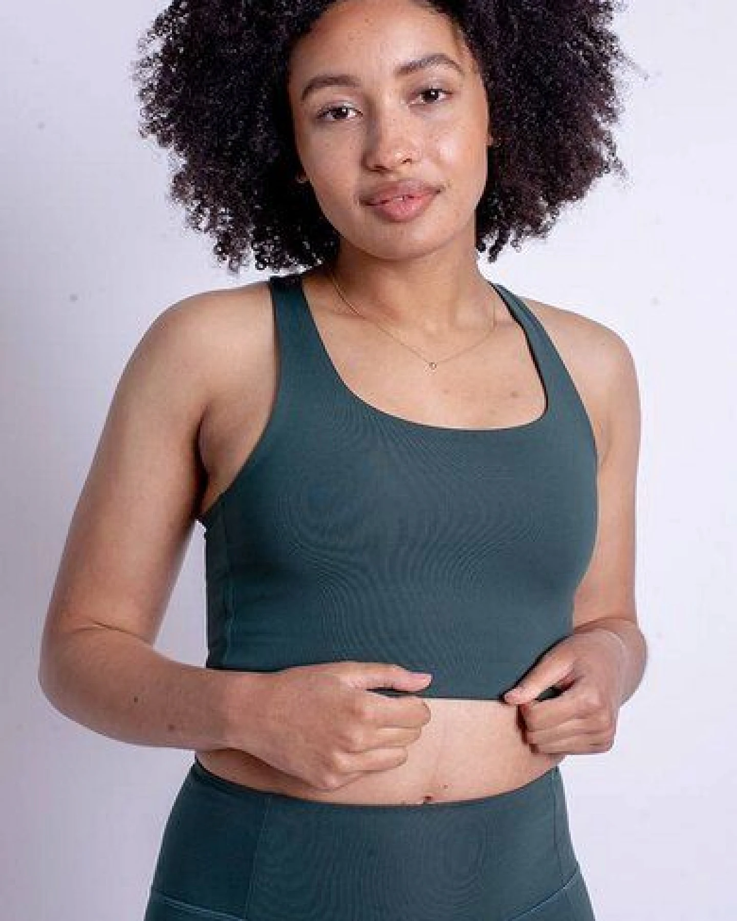 Girlfriend Collective Damen Yoga-BH-Top „Paloma" aus recycelten Plastikflaschen – Ansicht 3