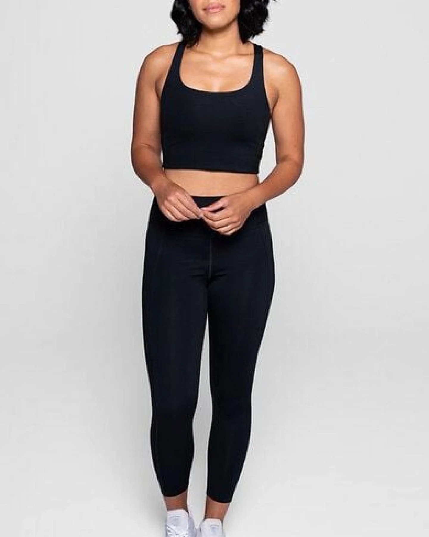 Girlfriend Collective Damen Yoga-BH-Top „Paloma" aus recycelten Plastikflaschen – Ansicht 4