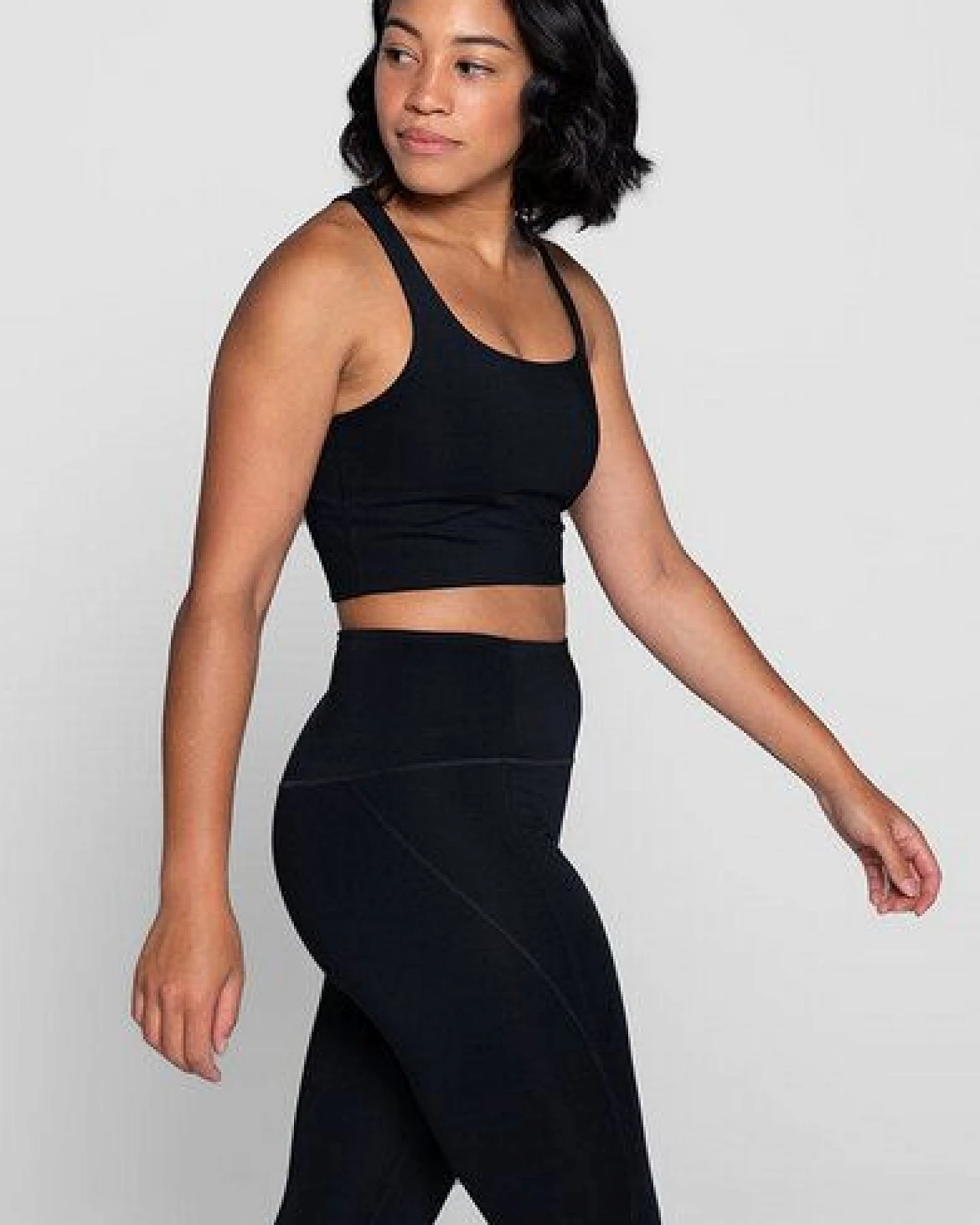 Girlfriend Collective Damen Yoga-BH-Top „Paloma" aus recycelten Plastikflaschen – Ansicht 3