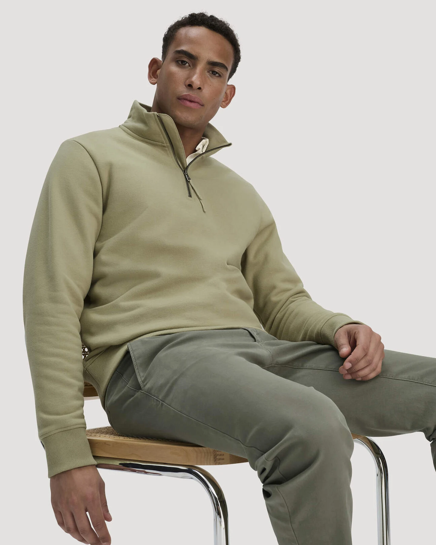 hessnatur Herren Chino LENN Regular aus Bio-Baumwolle - grün - Größe 31/32 – Ansicht 4