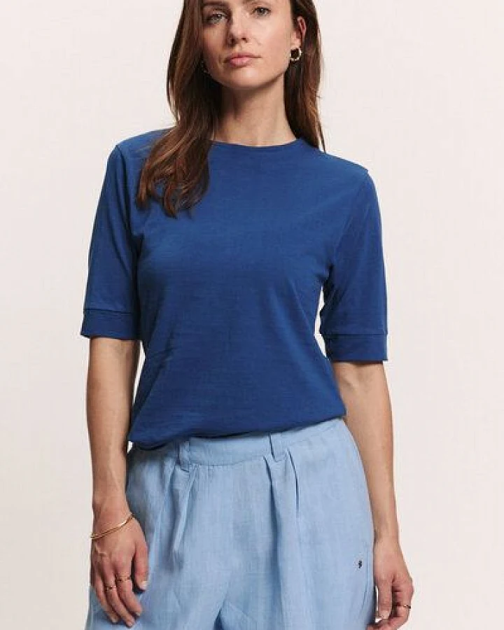 Blau