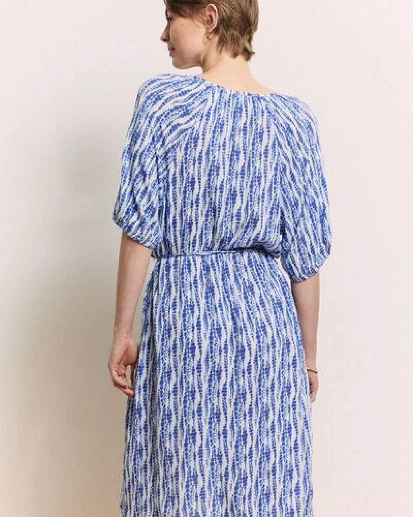 TRANQUILLO Kleid Saraaah aus Crinkel EcoVero Viskose (1140008) – Ansicht 2