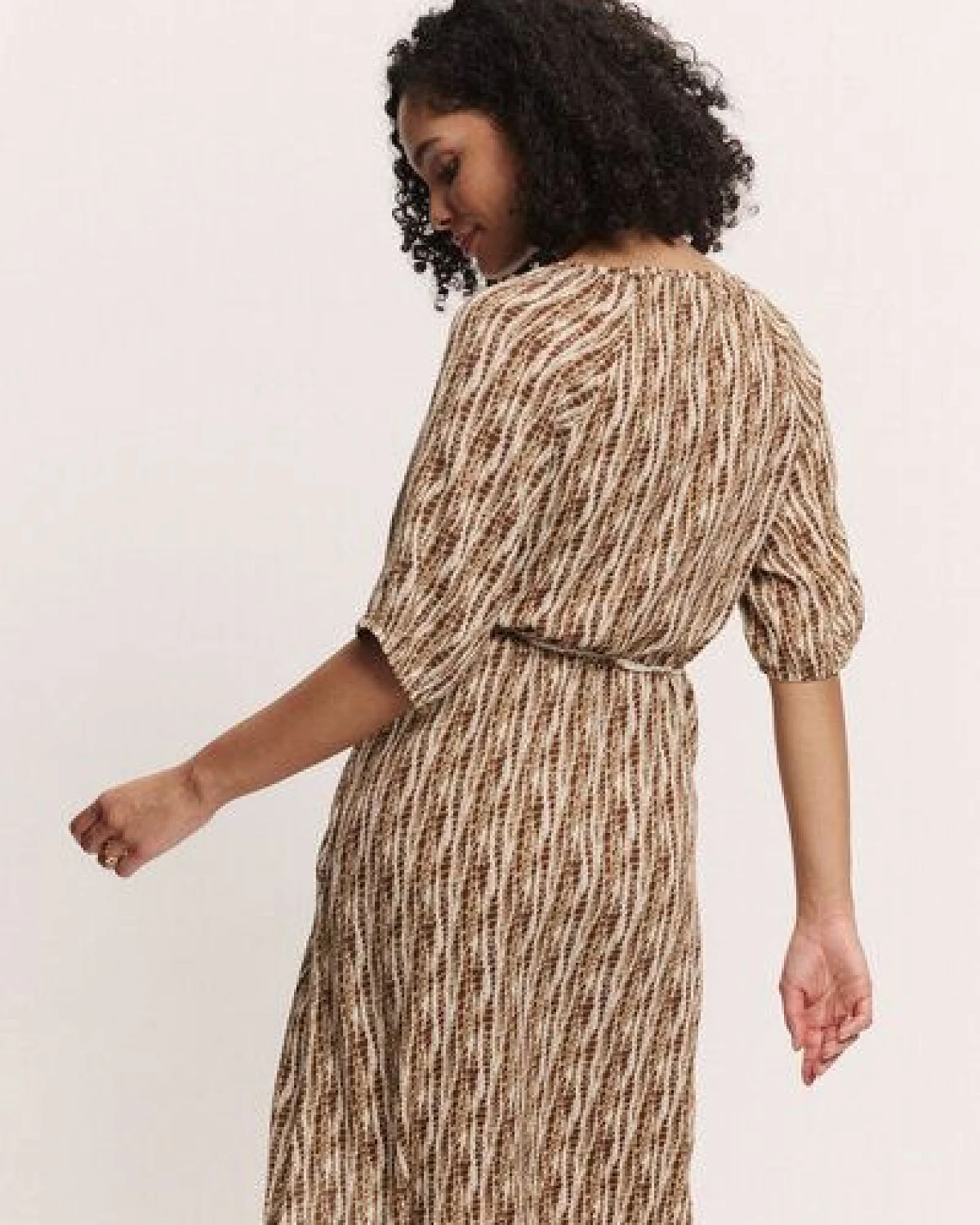 TRANQUILLO Kleid Saraaah aus Crinkel EcoVero Viskose (1140008) – Ansicht 2