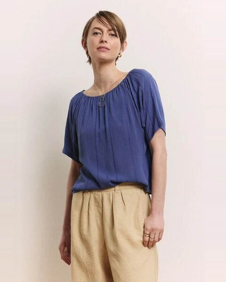 Blau