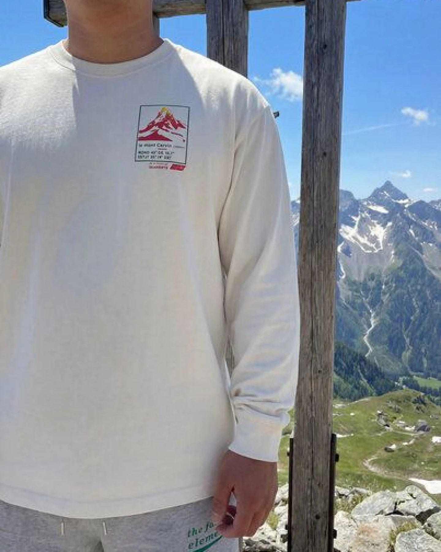 THE FACE OF ELEMENTS Matterhorn - RELAXED FIT LONGSLEEVE AUS 100% BIO-BAUMWOLLE – Ansicht 4