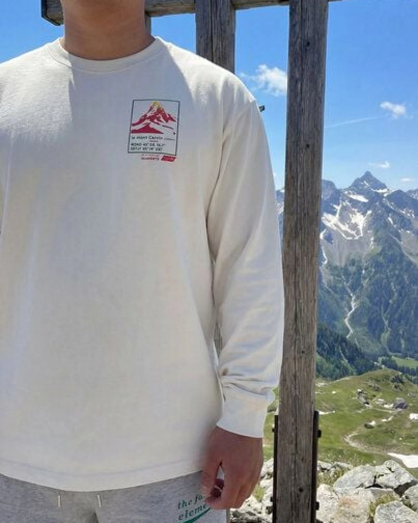 THE FACE OF ELEMENTS Matterhorn - RELAXED FIT LONGSLEEVE AUS 100% BIO-BAUMWOLLE – Ansicht 4
