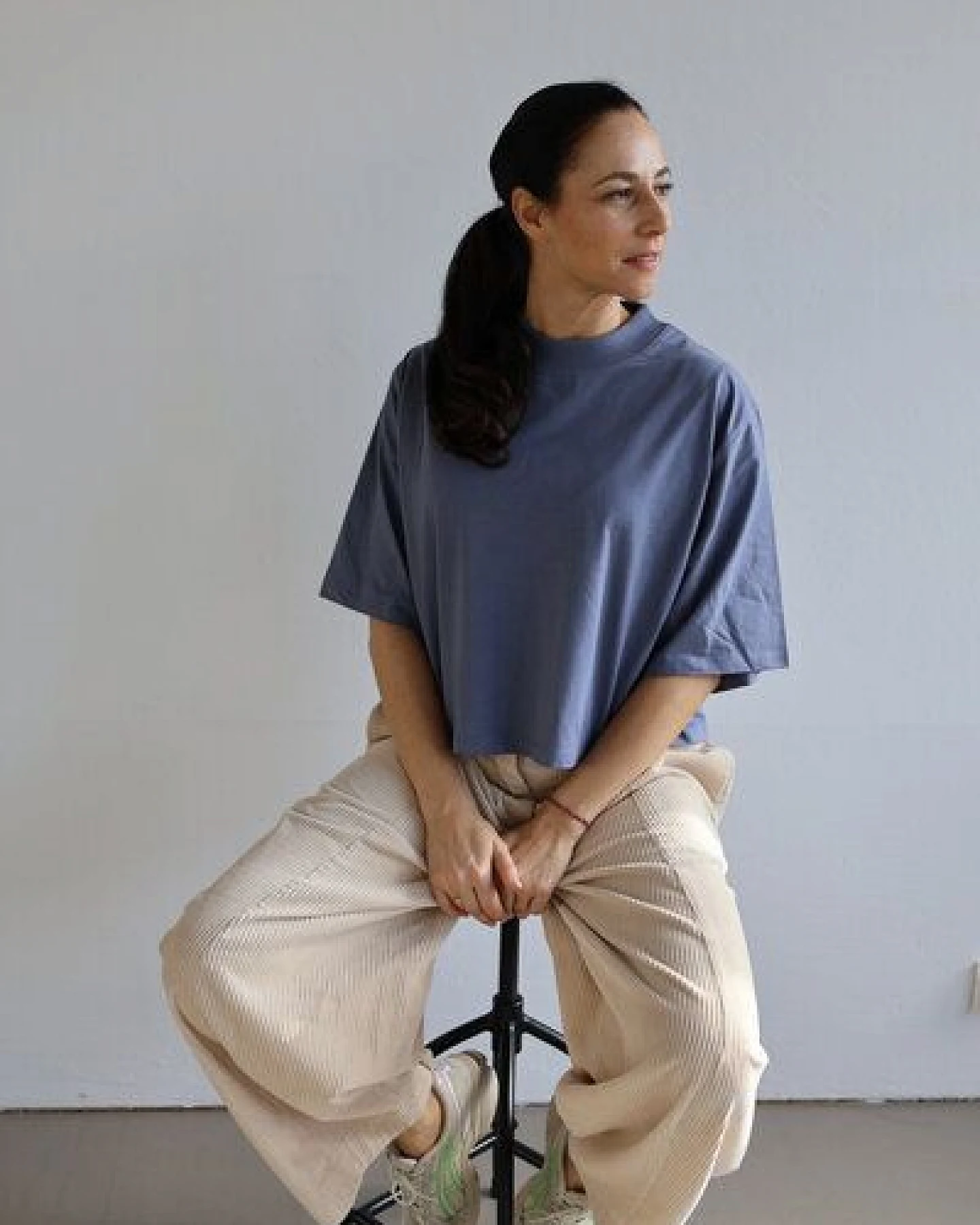 Kultgut Shirt aus Biobaumwolle & Recycelter Baumwolle / Boxistyle – Ansicht 4