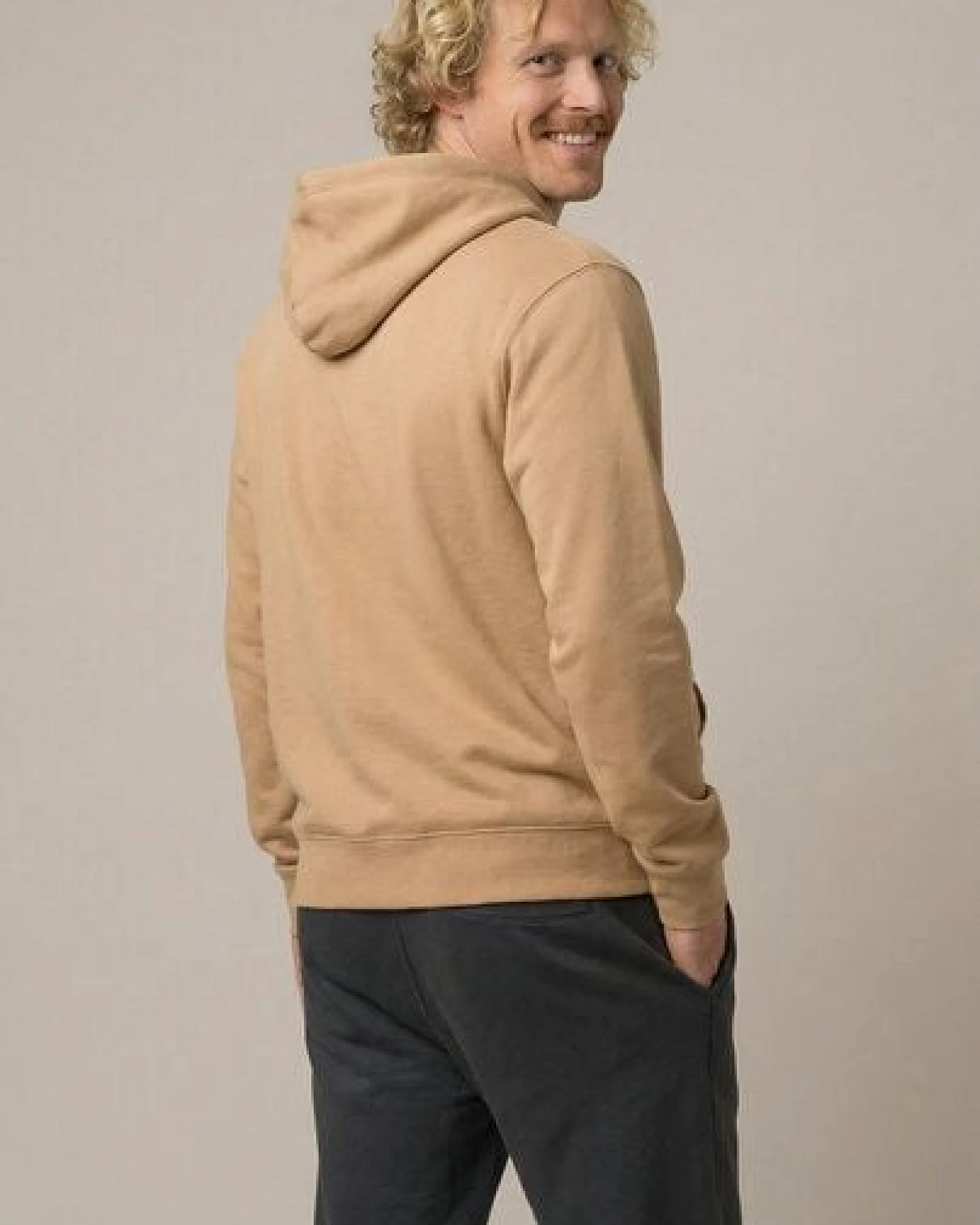THE FACE OF ELEMENTS ESSENTIAL - REGULAR FIT HOODIE AUS 100% BIO-BAUMWOLLE – Ansicht 4