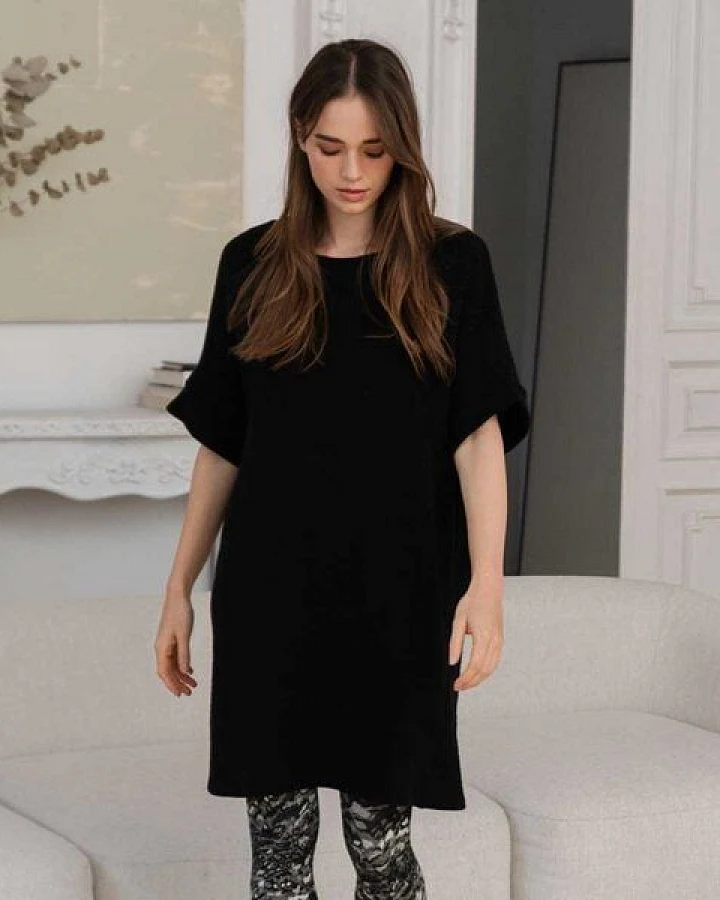 WiDDA berlin Strickkleid SNUG schwarz aus recycelter Wolle