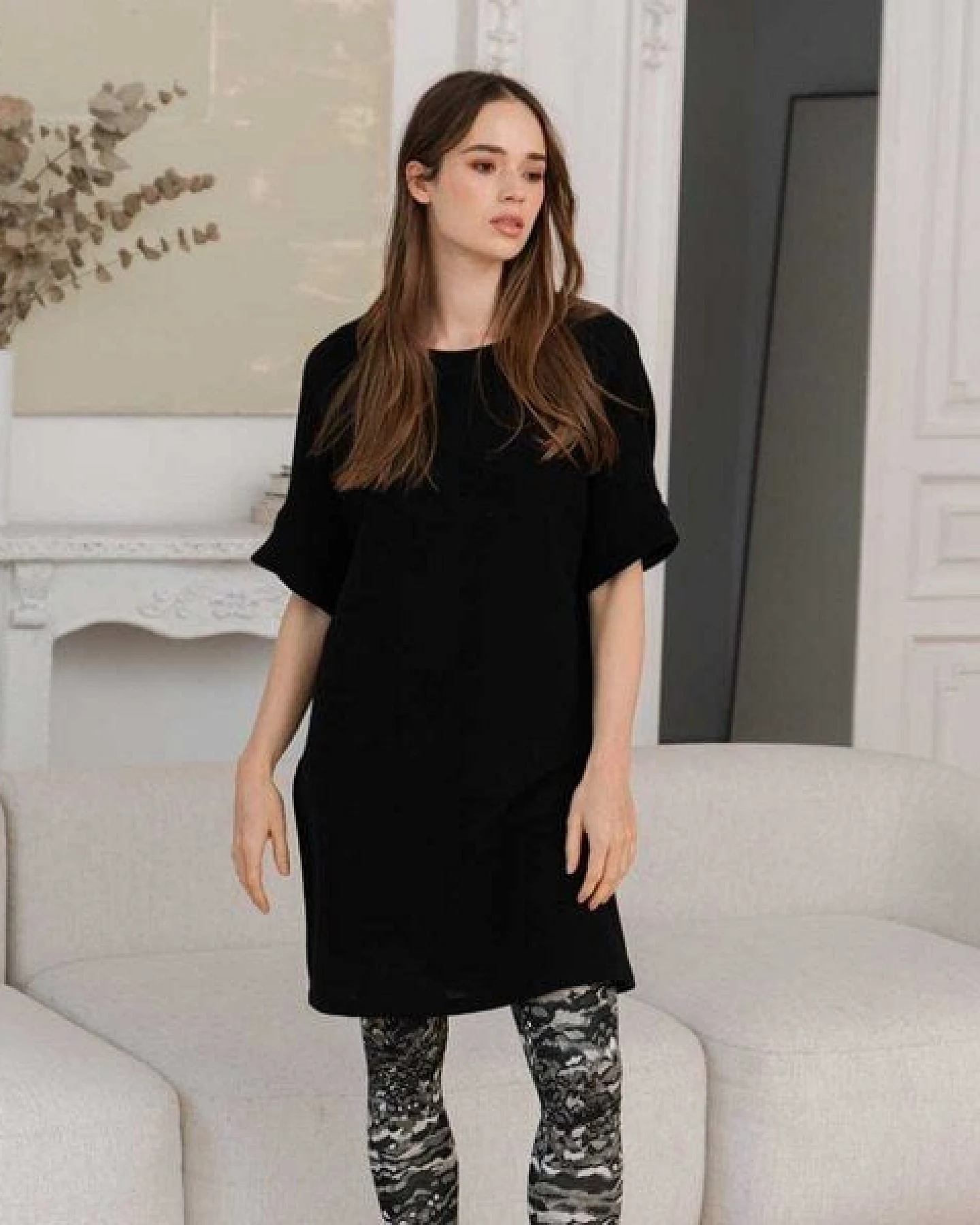 WiDDA berlin Strickkleid SNUG schwarz aus recycelter Wolle – Ansicht 2