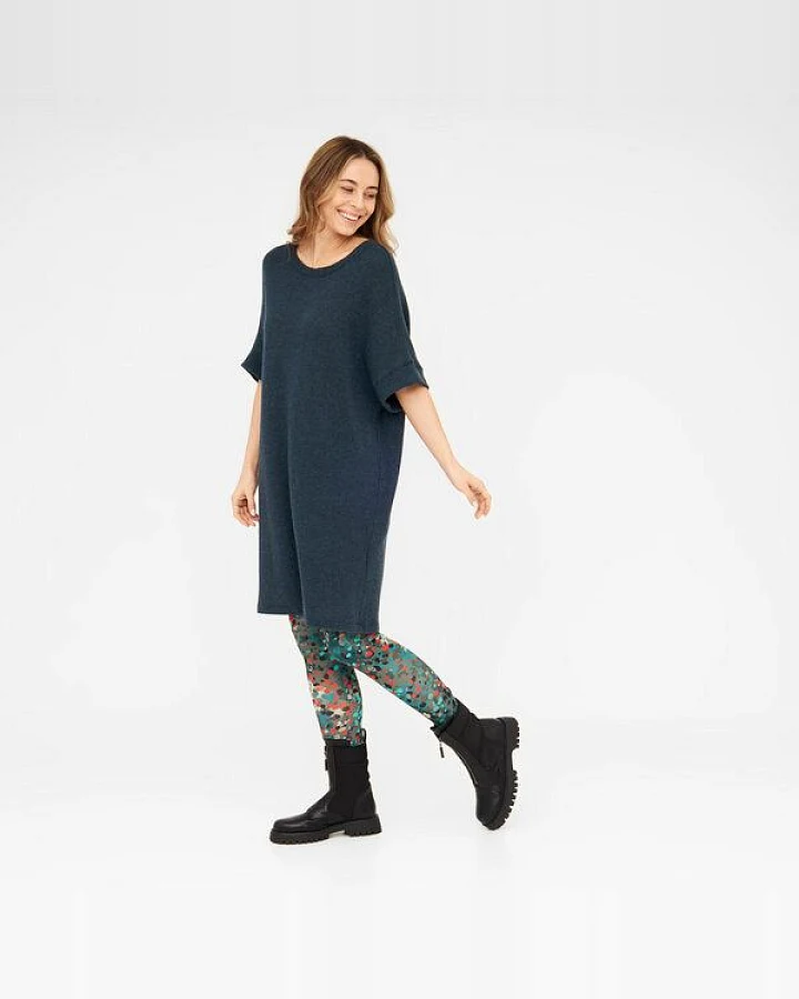 WiDDA berlin Strickkleid SNUG petrol aus recycelter Wolle
