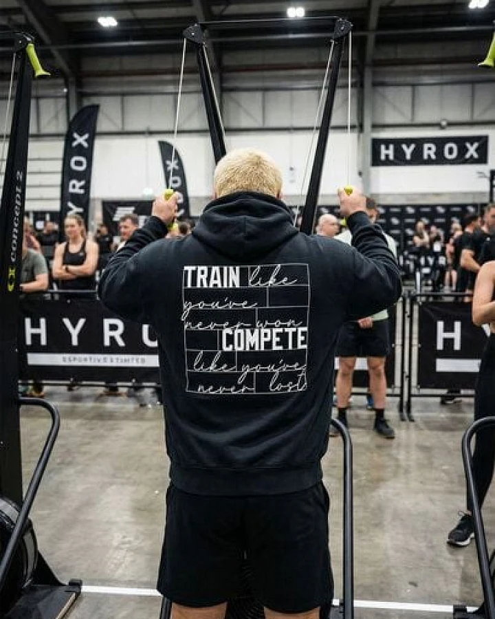 THE FACE OF ELEMENTS TRAIN & COMPETE - OVERSIZED FIT HOODIE AUS 100% BIO-BAUMWOLLE