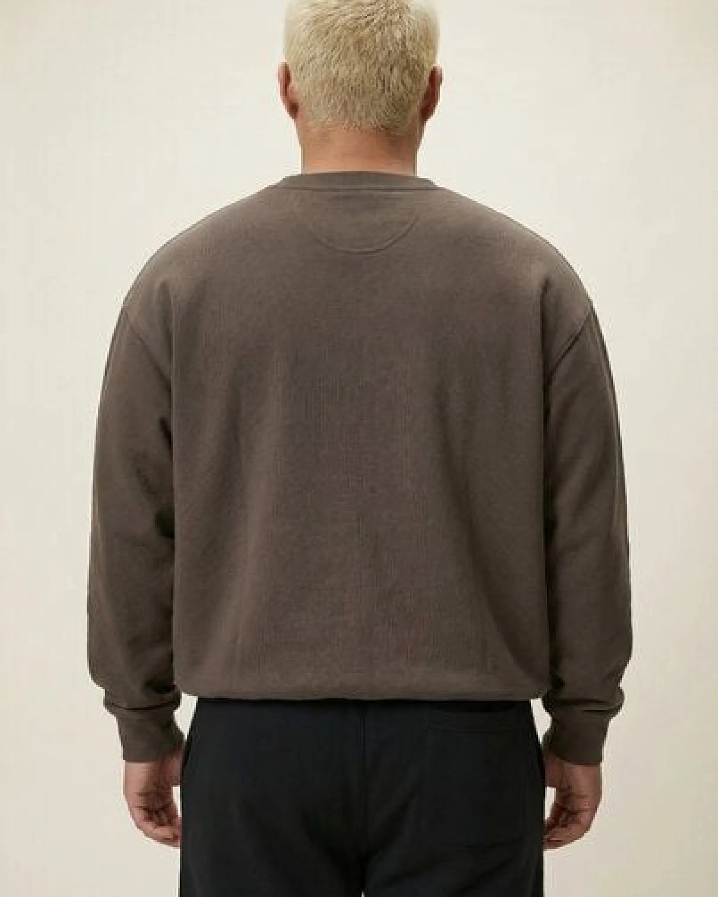 THE FACE OF ELEMENTS BEYOND ESCAPISM - RELAXED FIT SWEATSHIRT AUS 100% BIO-BAUMWOLLE – Ansicht 2