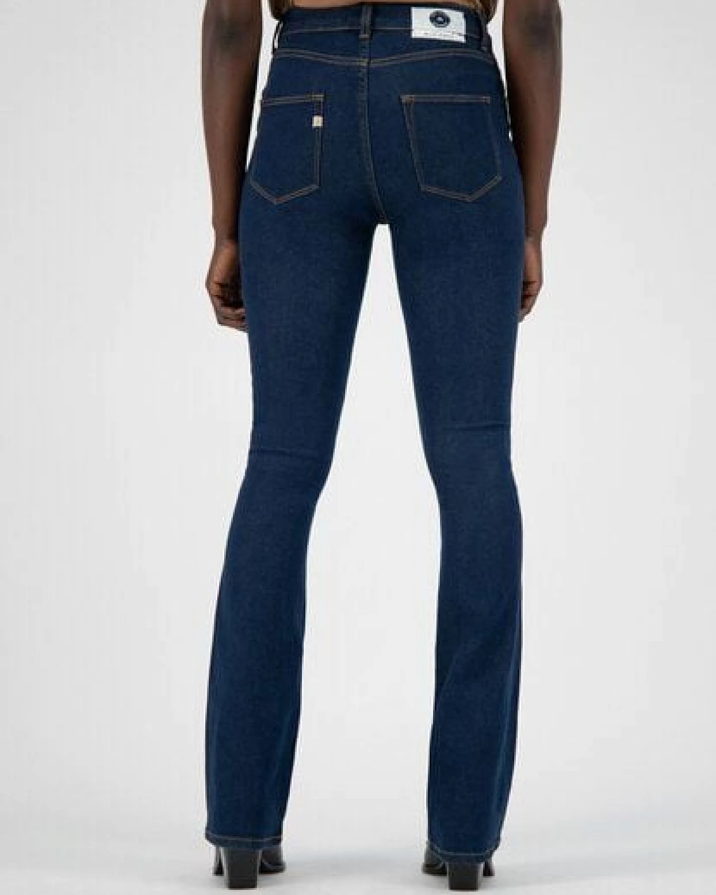 MUD Jeans Damen Jeans "Flared Hazen - Strong Blue" – Ansicht 4