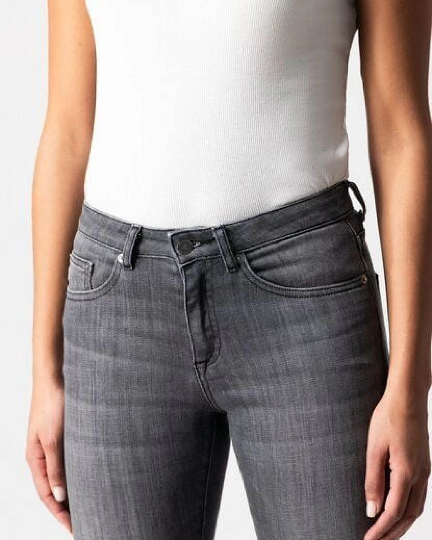 MUD Jeans Damen Jeans "Faye Straight - Authentic Black" – Ansicht 4