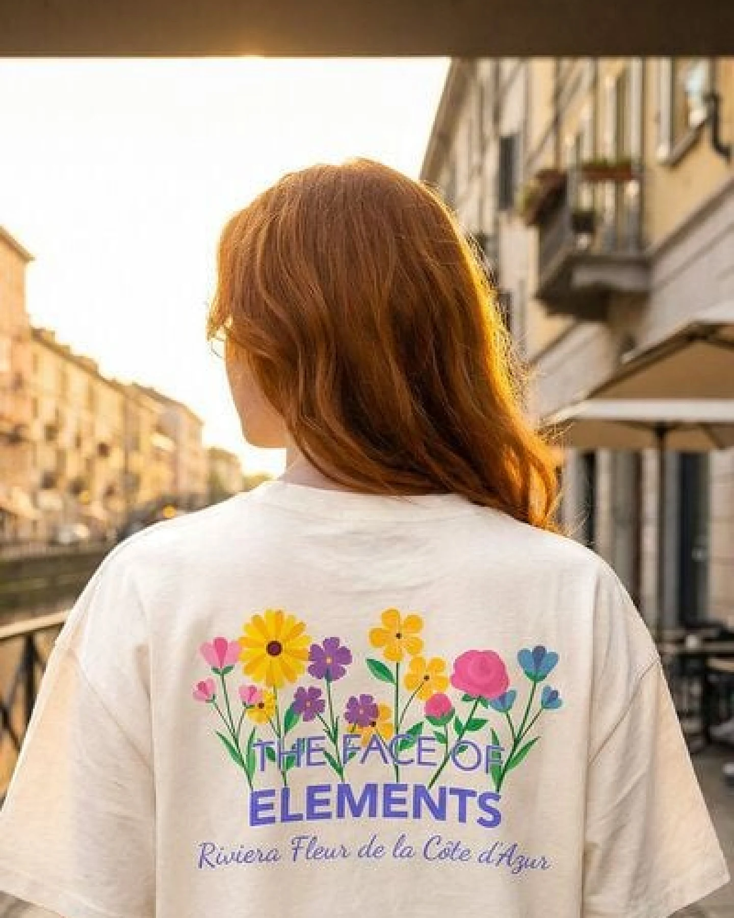 THE FACE OF ELEMENTS RIVIERA FLEUR CÔTE D'AZUR - RELAXED BOXY FIT T-SHIRT AUS 100% BIO-BAUMWOLLE – Ansicht 3