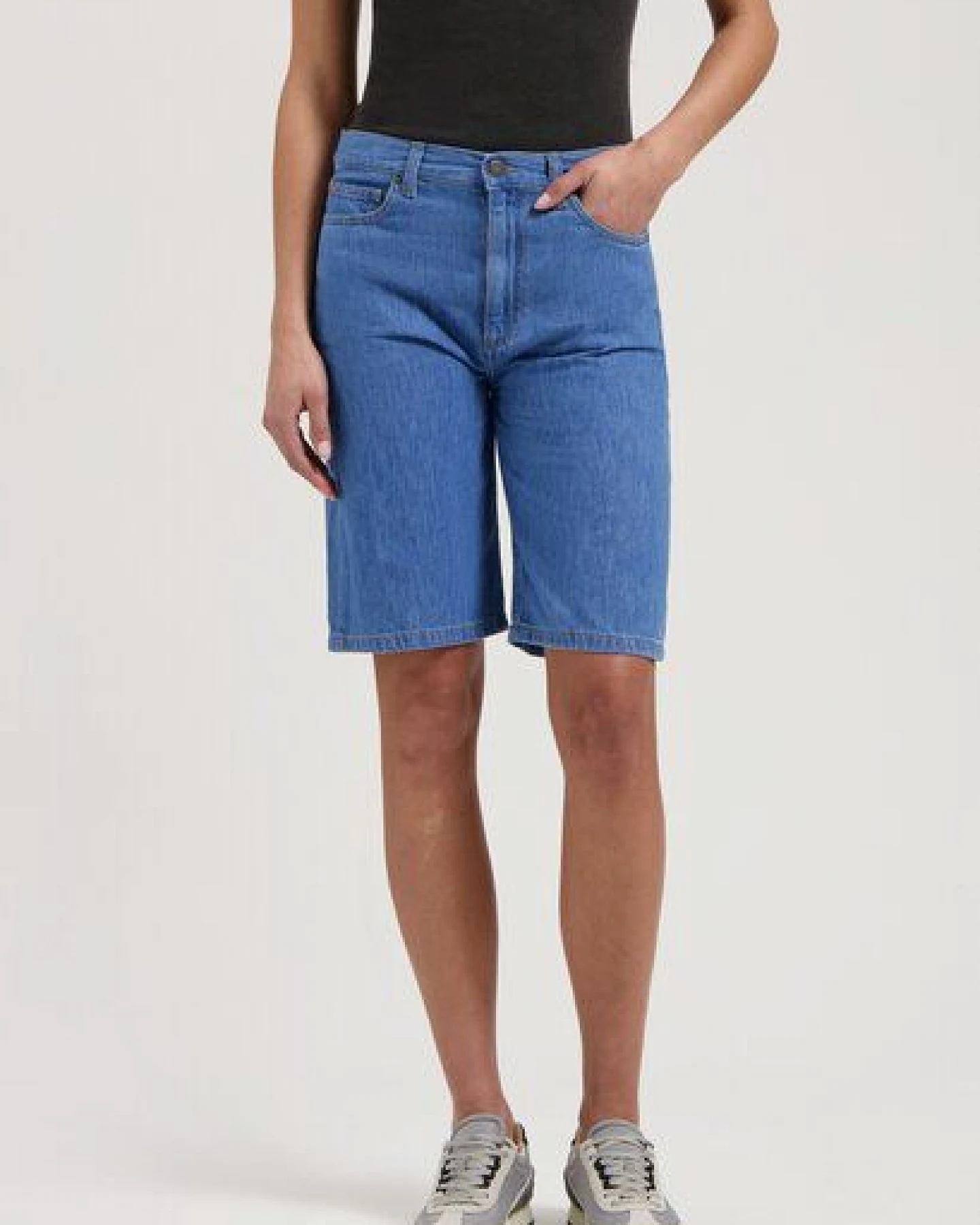 MUD Jeans Damen Shorts "Suzy Mid Short - Medium Stone" – Ansicht 4