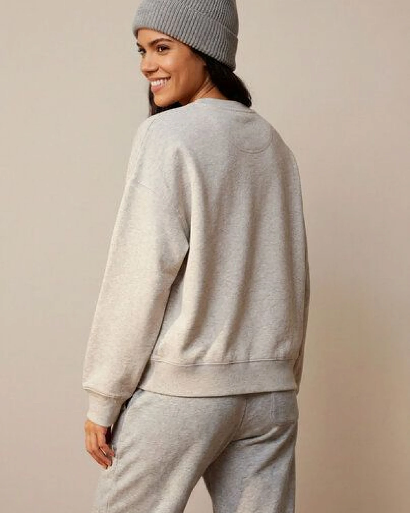 THE FACE OF ELEMENTS IT'S THE LOVE STUPID - RELAXED BOXY FIT SWEATSHIRT AUS 100% BIO-BAUMWOLLE – Ansicht 2