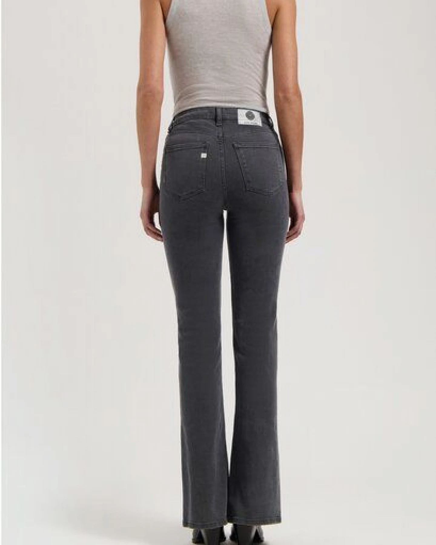 MUD Jeans Unisex Jeans "Isy Flared - O3 Grey" – Ansicht 3
