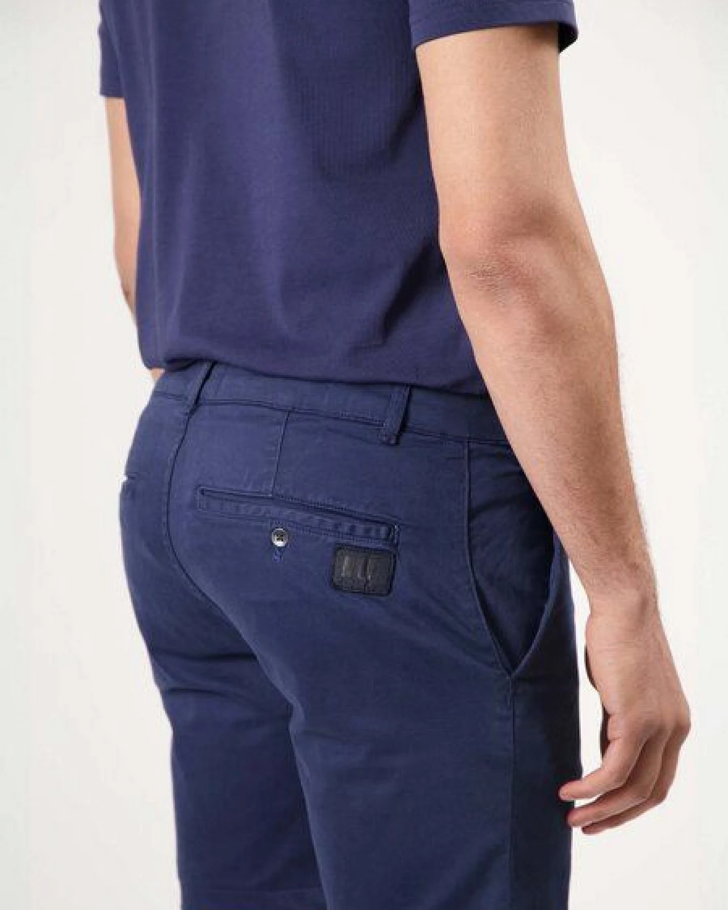 MUD Jeans Herren Shorts "Andy Short - Dark Navy" – Ansicht 4