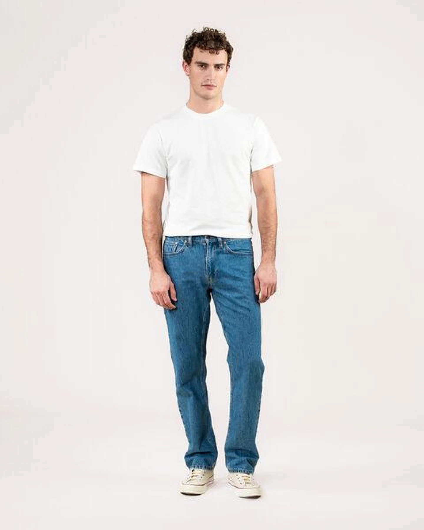 Kuyichi SCOTT Regular Jeans (medium blue) aus 70% Bio-Baumwolle und 30% recycelter Baumwolle – Ansicht 2