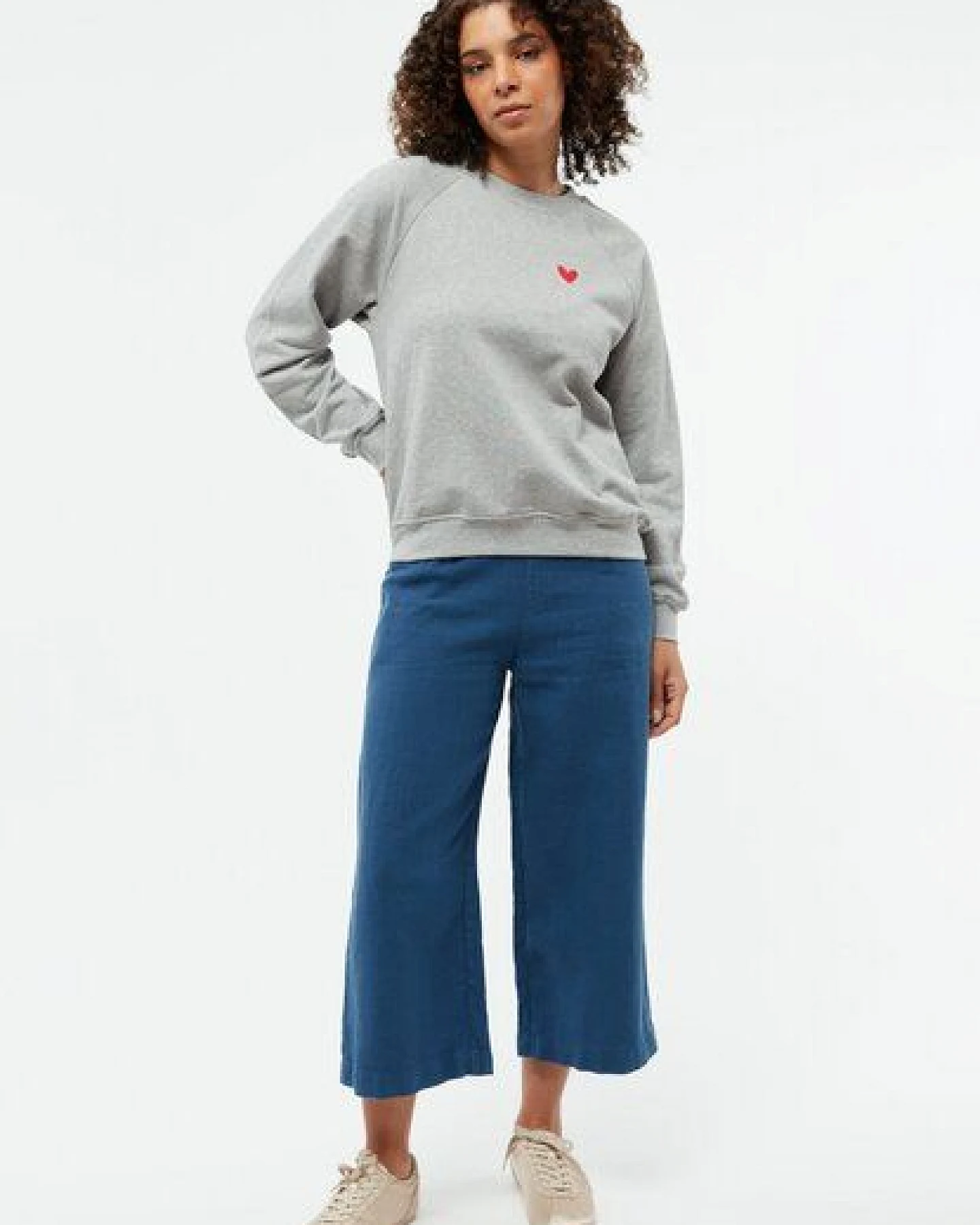 Givn Berlin Sweater GBYARA (Heart) aus Bio-Baumwolle mit Stickerei – Ansicht 2