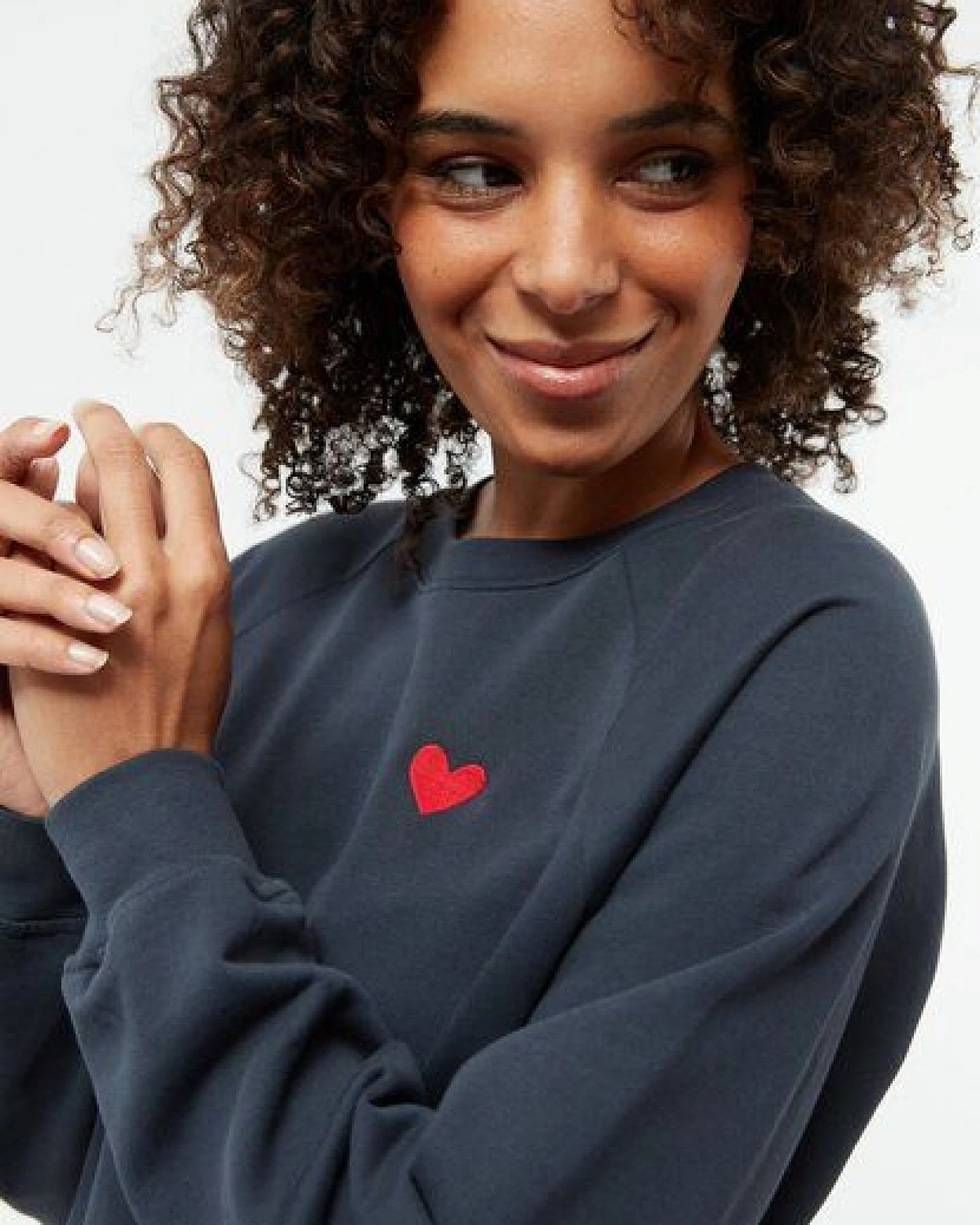 Givn Berlin Sweater GBYARA (Heart) aus Bio-Baumwolle mit Stickerei – Ansicht 3