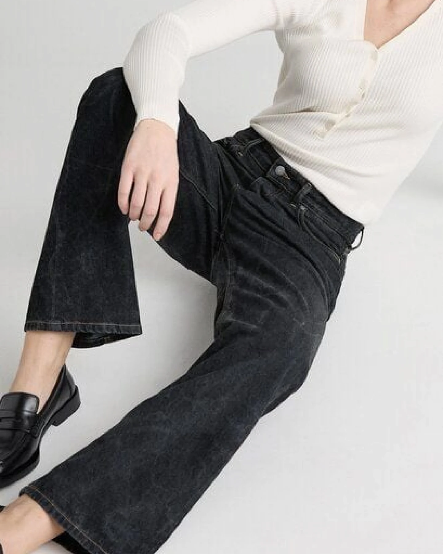 MUD Jeans Unisex Jeans "Emma Low Loose - Dry Black" – Ansicht 4