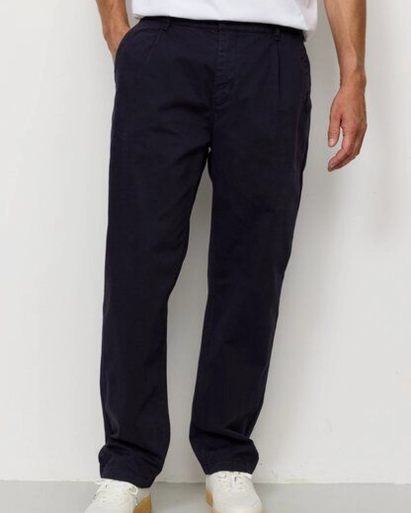 Herren Chino mit Bundfalte aus Bio-Baumwoll Mix - OAK - recolution – Ansicht 2