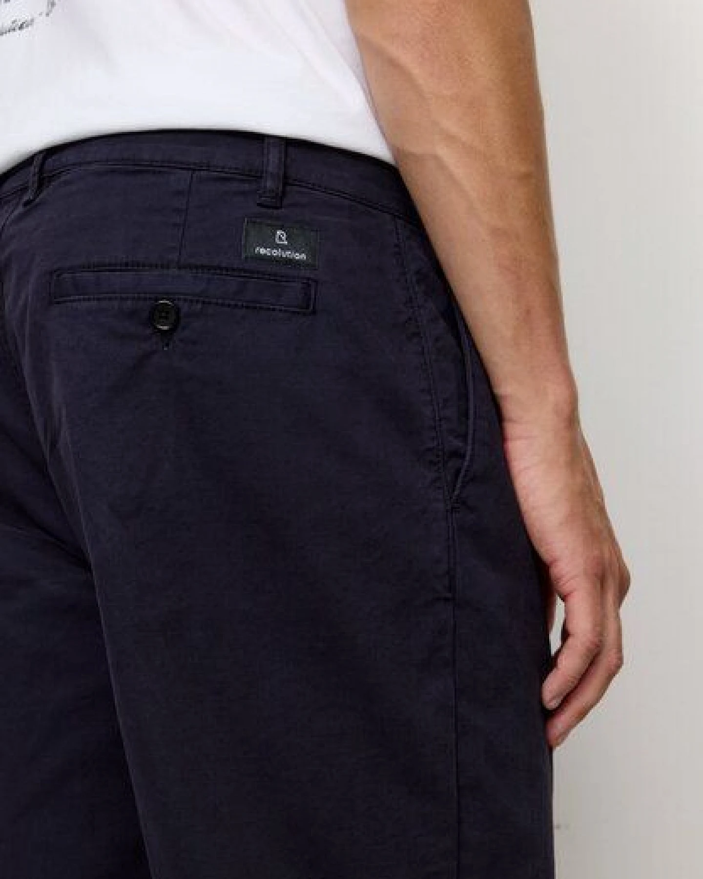 Herren Chino mit Bundfalte aus Bio-Baumwoll Mix - OAK - recolution – Ansicht 4