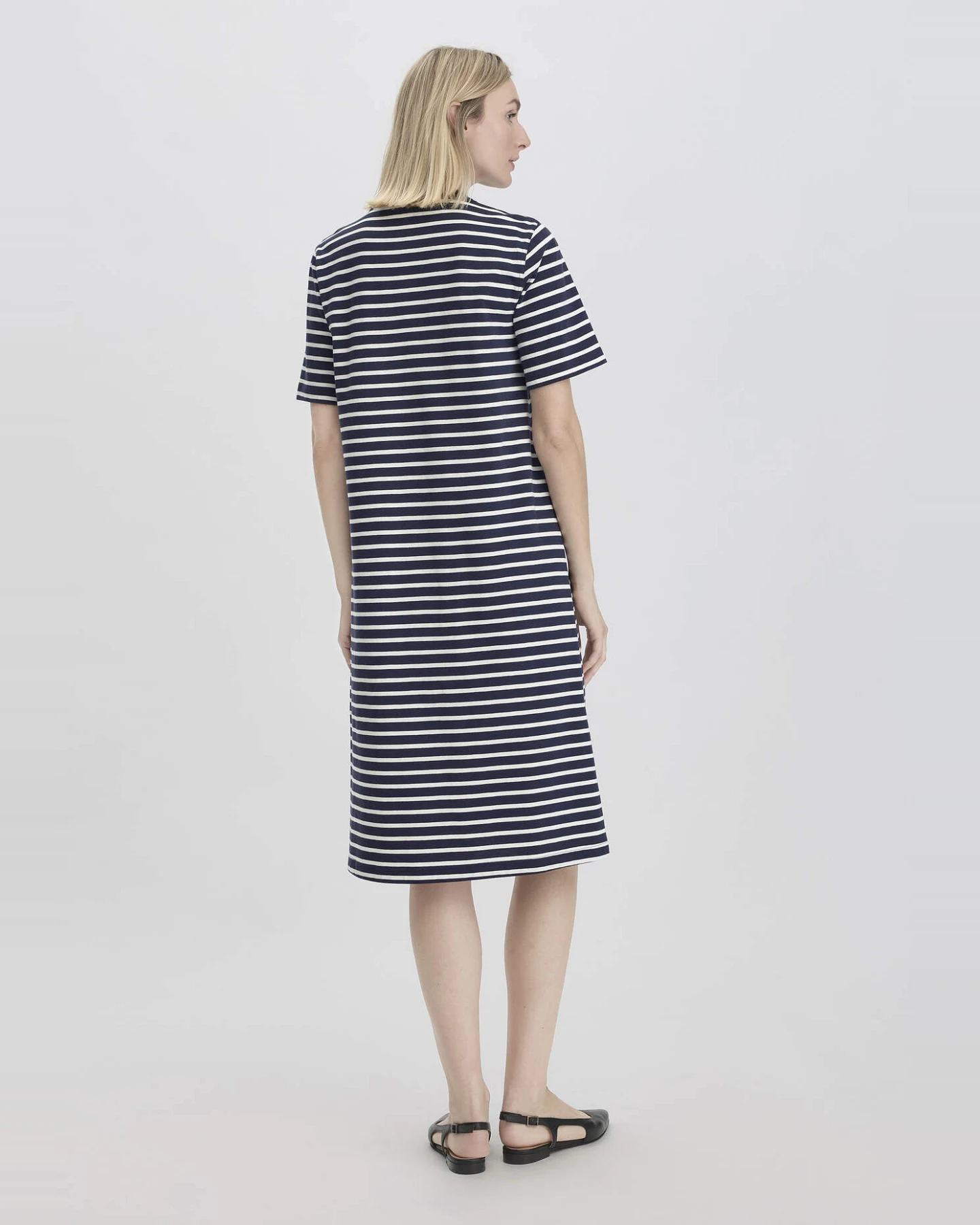 hessnatur Damen Streifen Heavy Jersey Slub Kleid Knielang Relaxed aus Bio-Baumwolle - blau - Größe 34 – Ansicht 2