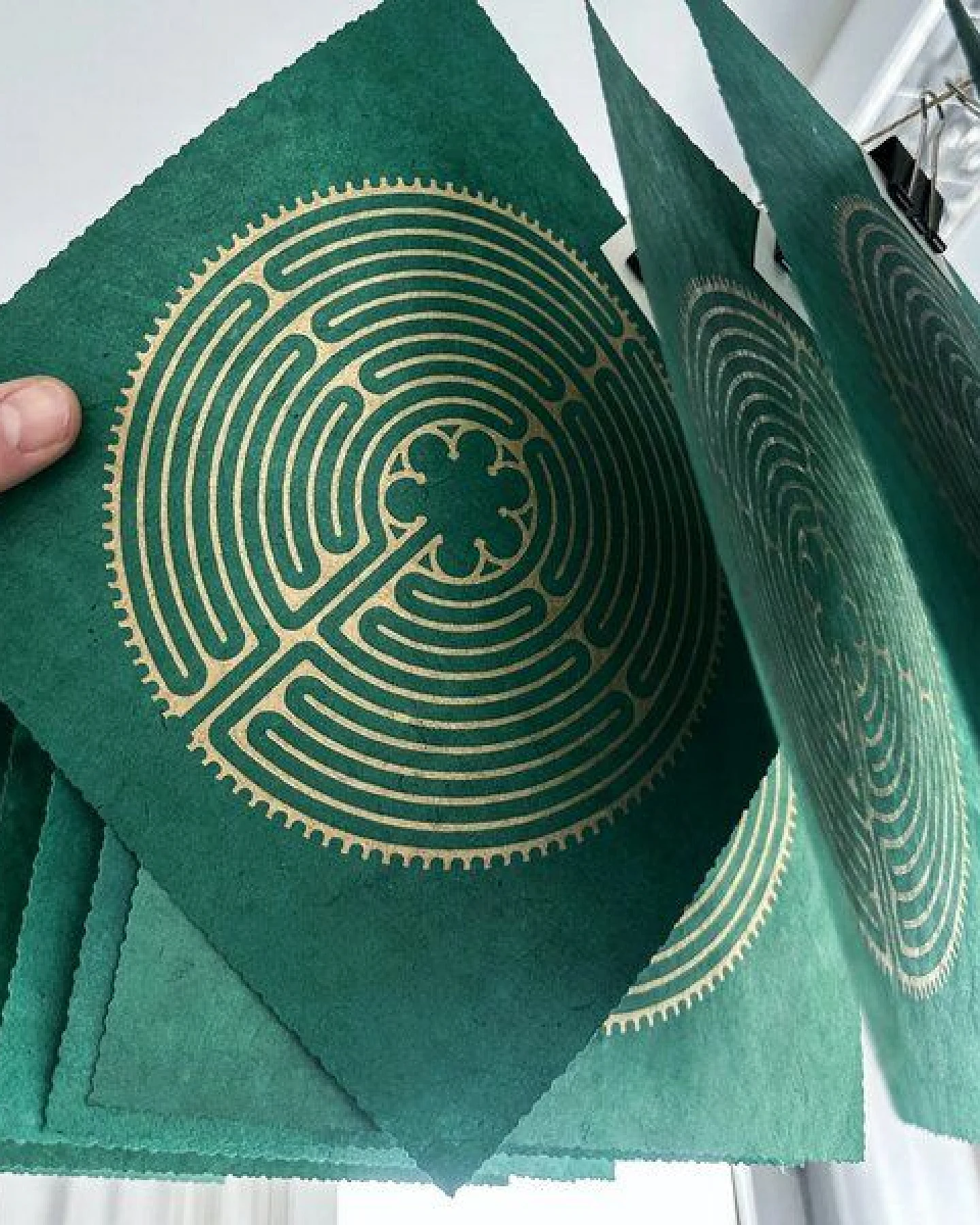 Veskor Cassiopeia LABYRINTH VON CHARTRES der Kathedrale Notre-Dame Linoldruck – Ansicht 3