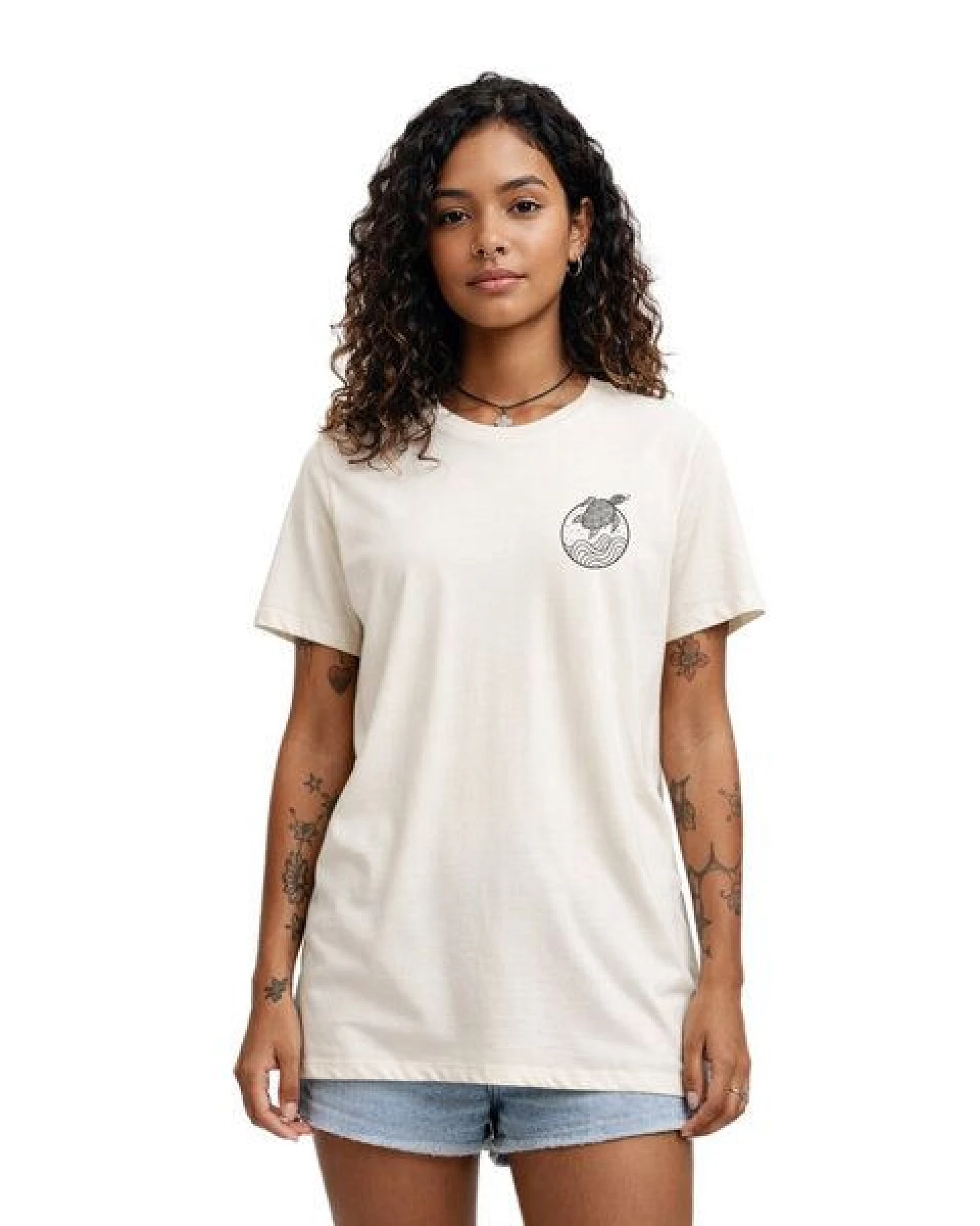 vis wear Schildkröte zwischen Ozean und Wellen – Unisex Recyceltes Tee – Ansicht 2