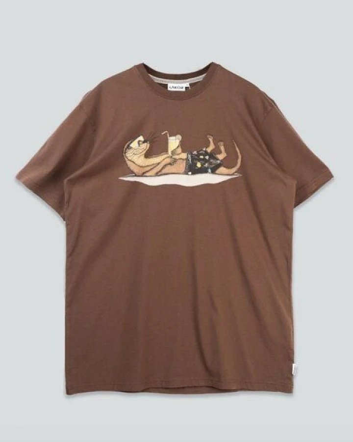 LAKOR An Otter Vacation T-shirt