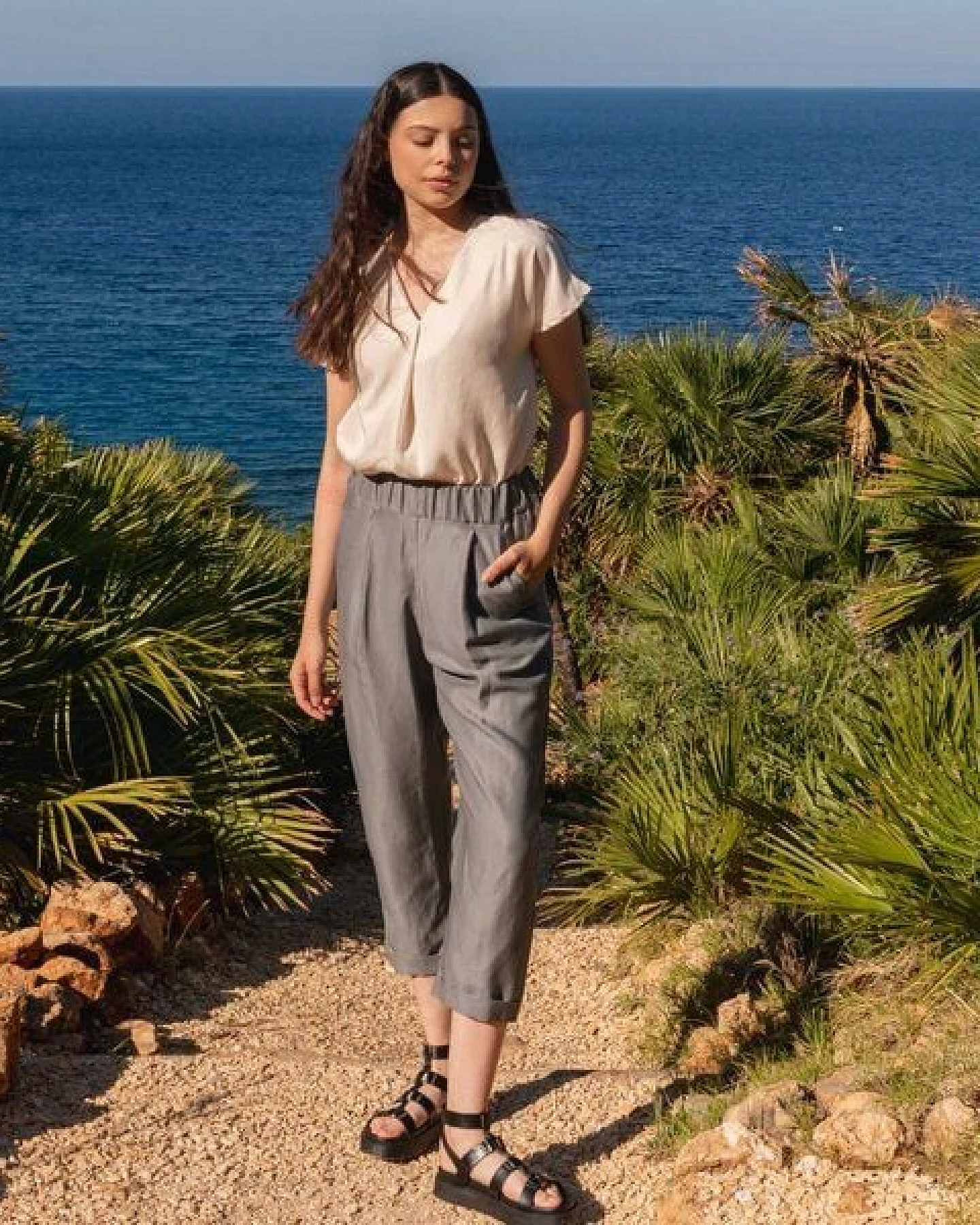 WiDDA berlin Bundfaltenhose JUPP grau aus TENCEL® und Leinen – Ansicht 4