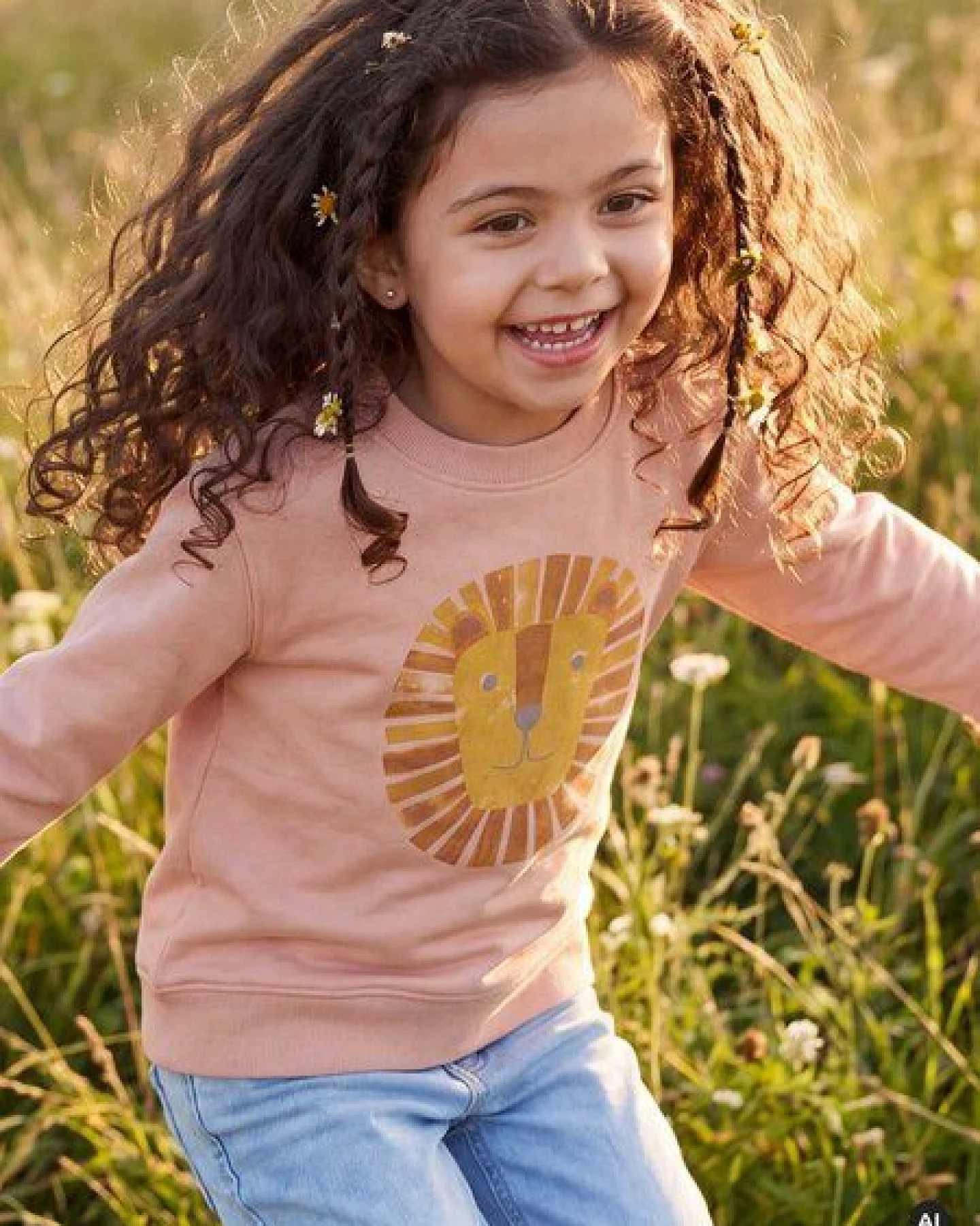 MELAdi Kinder Sweater aus Biobaumwolle - Löwe auf Creme Latte – Ansicht 2