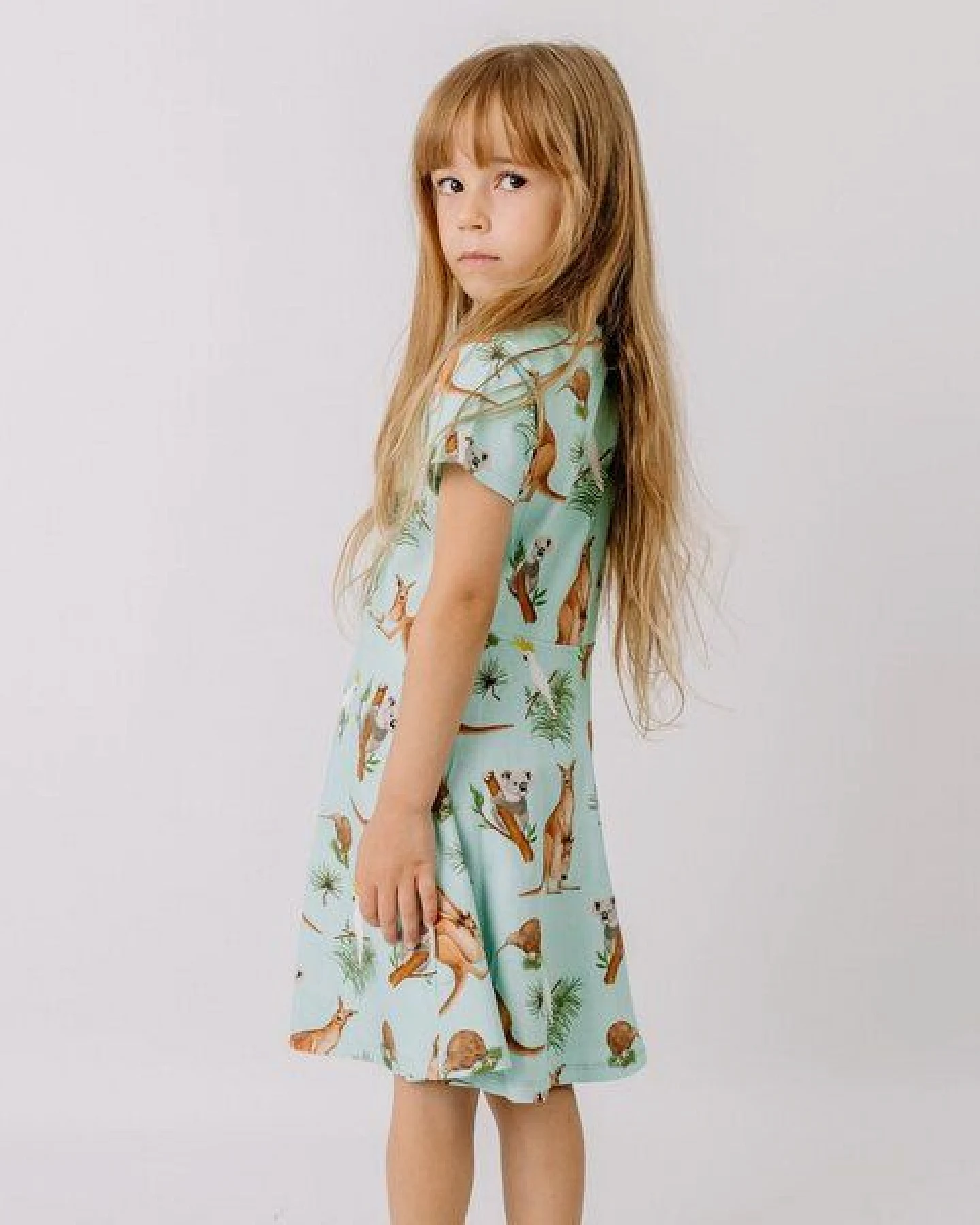 Sommerkleid Mint Kängurus & Koalas Allover-Print Bio-Baumwolle GOTS Kurzarm – Walkiddy – Ansicht 3
