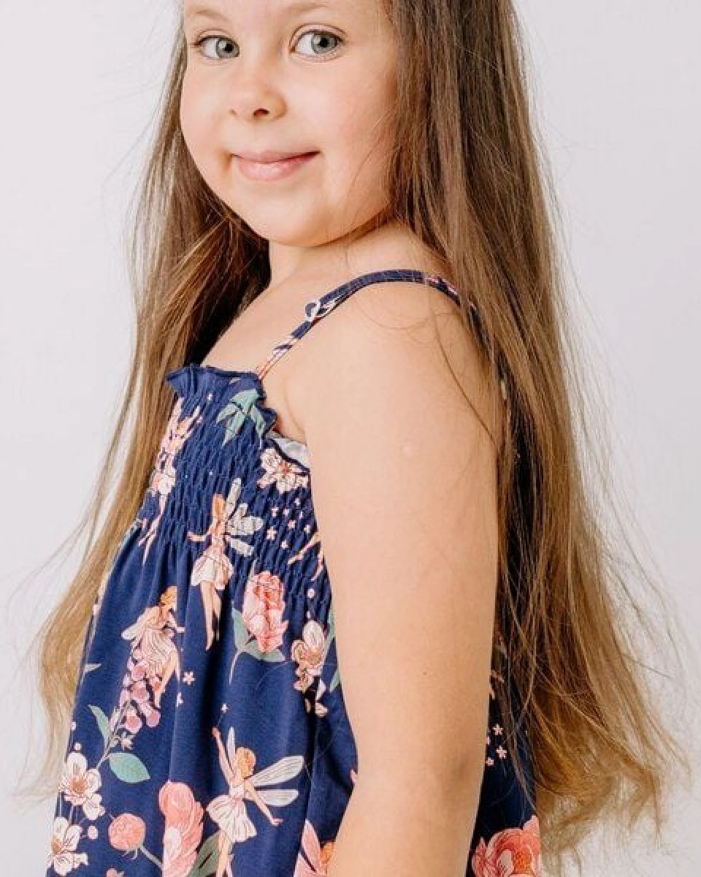 Trägerkleid Dunkelblau Feen & Blumen Allover Bio-Baumwolle GOTS – Walkiddy – Ansicht 3