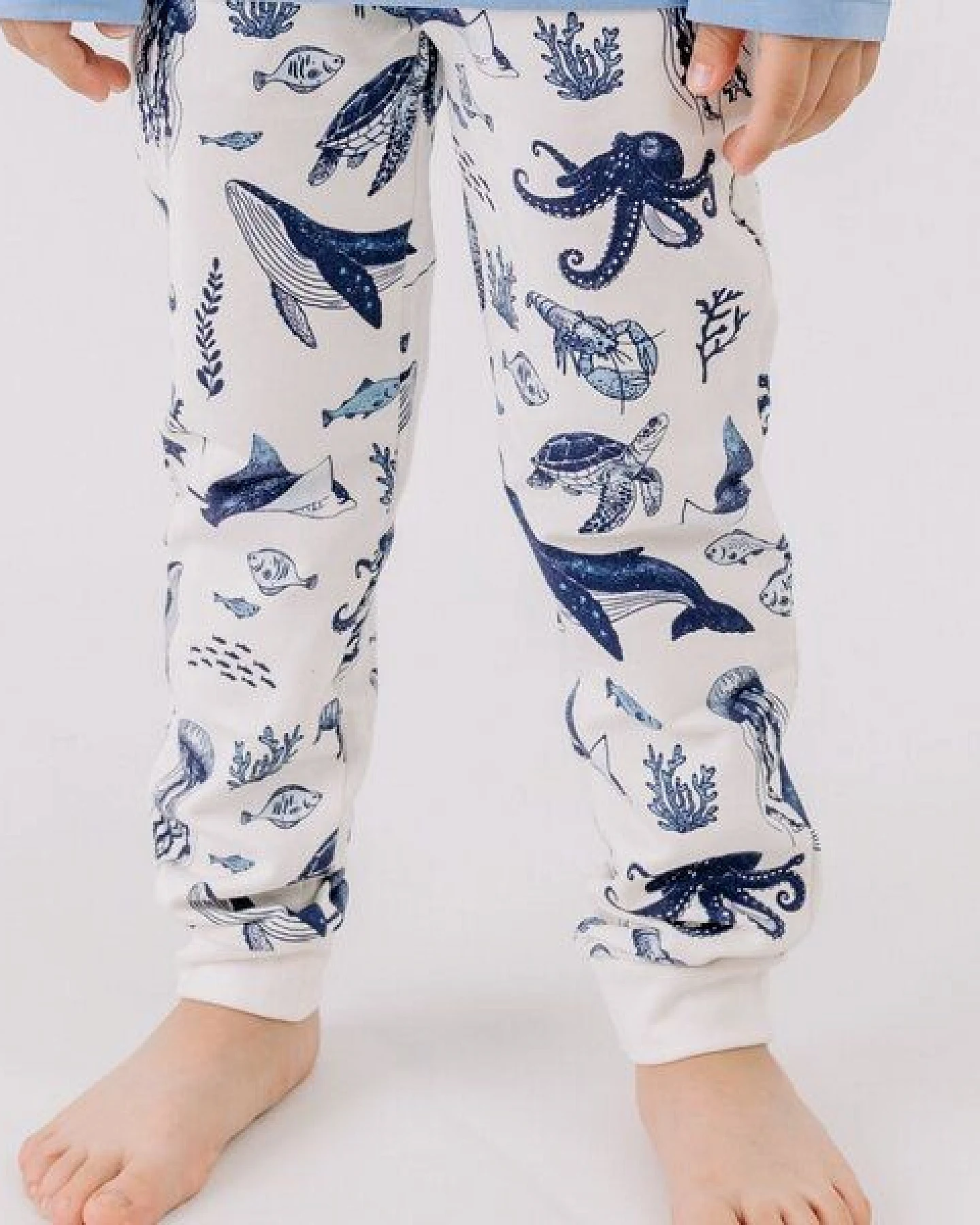 Jogginghose Weiß Wal & Meerestiere Allover Bio-Baumwolle GOTS – Walkiddy – Ansicht 2