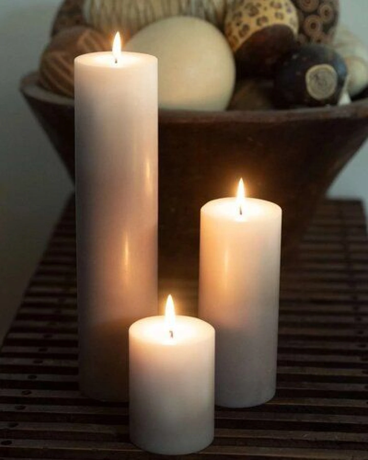 Good To Give Palmwachs Kerzen Set (3 Stück) – Fair Trade Handgemacht – Natürlich & Sauber Brennend - Taupe – Ansicht 2