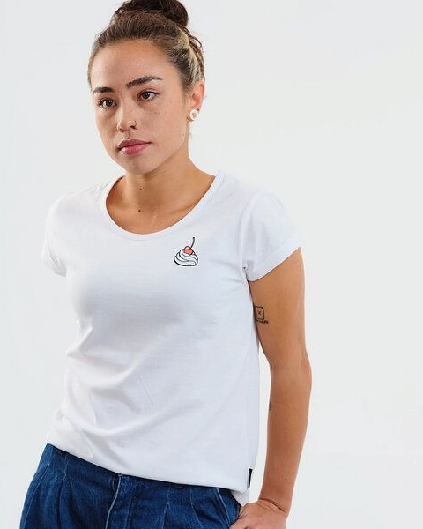 GARY MASH Shirt Asheville Sahnehäubchen mit Kirsche aus Bio-Baumwolle – Ansicht 4
