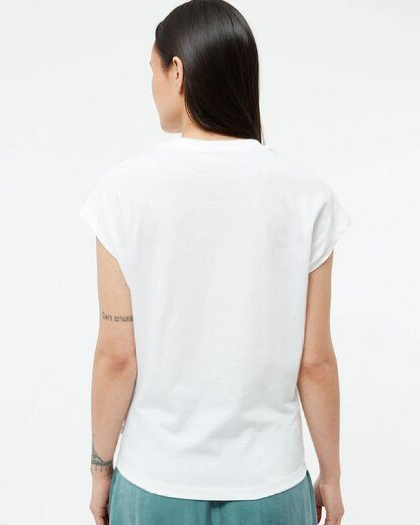 Givn Berlin T-Shirt GBLAILA (ANGRY CAT) aus Bio-Baumwolle mit Stickerei - White – Ansicht 4