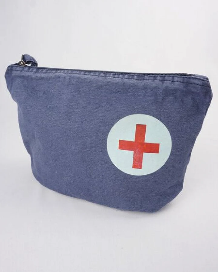 MELAdi Vintage Accessoire - Tasche aus Biobaumwolle - Rotes Kreuz auf Vintage-Blau