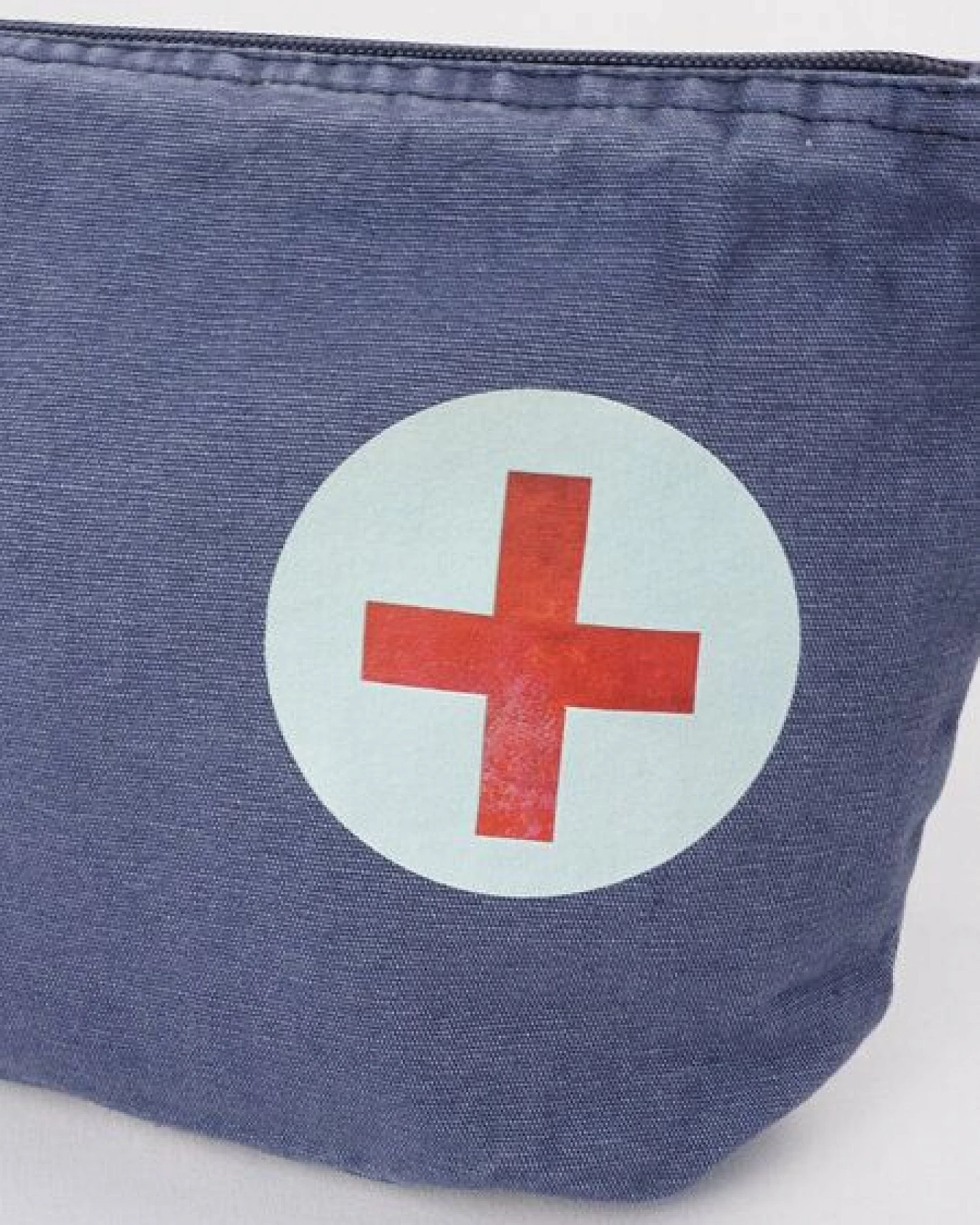 MELAdi Vintage Accessoire - Tasche aus Biobaumwolle - Rotes Kreuz auf Vintage-Blau – Ansicht 4