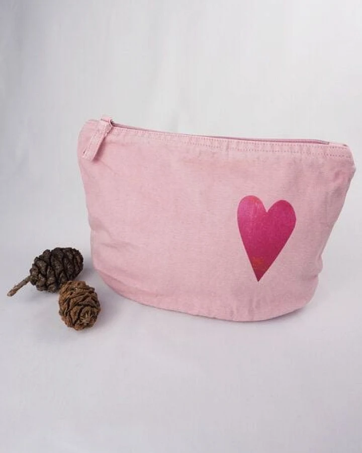 Meladi Vintage Accessoire-Tasche aus Biobaumwolle - Rotes Herz auf Vintage-Rose