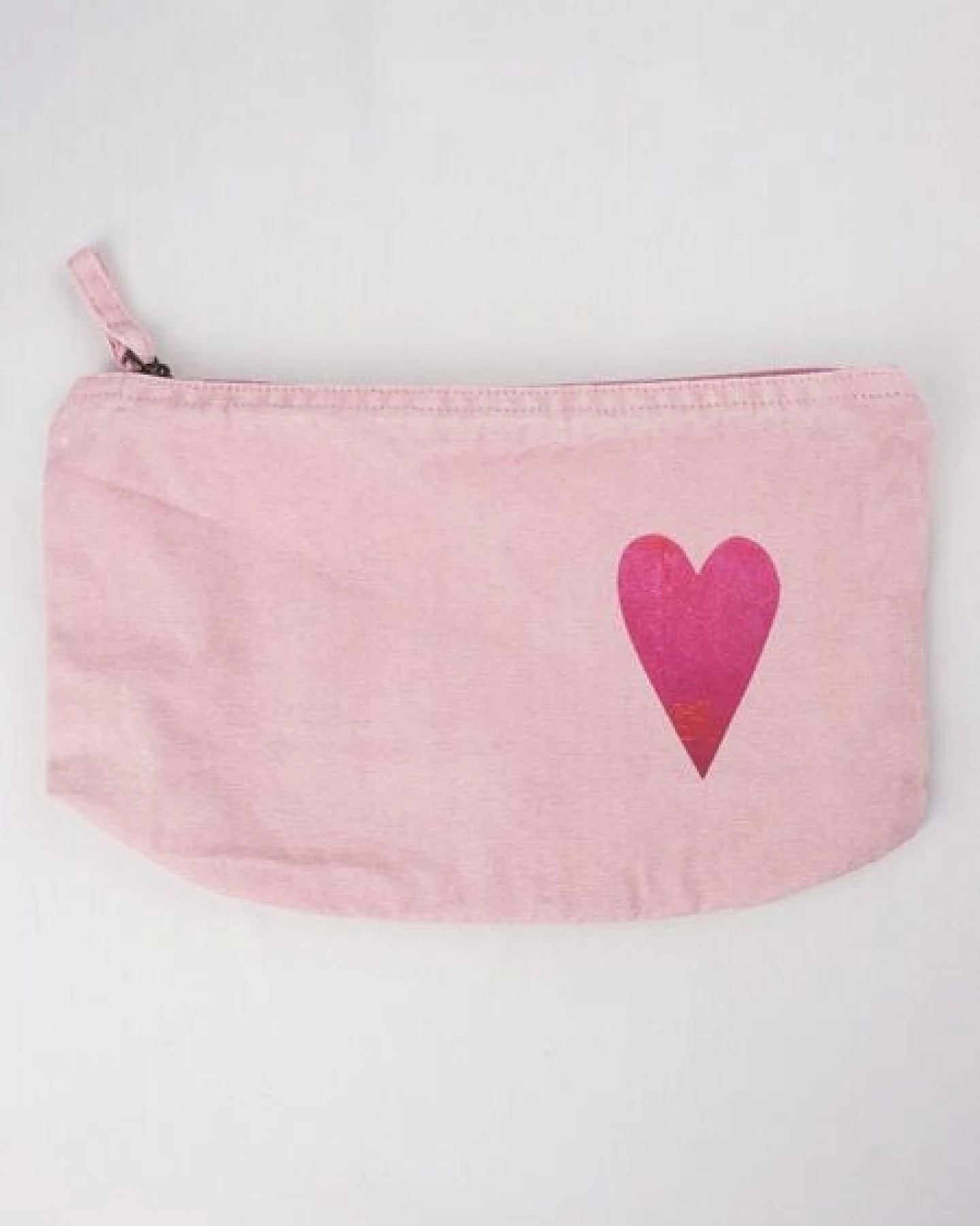 Meladi Vintage Accessoire-Tasche aus Biobaumwolle - Rotes Herz auf Vintage-Rose – Ansicht 4